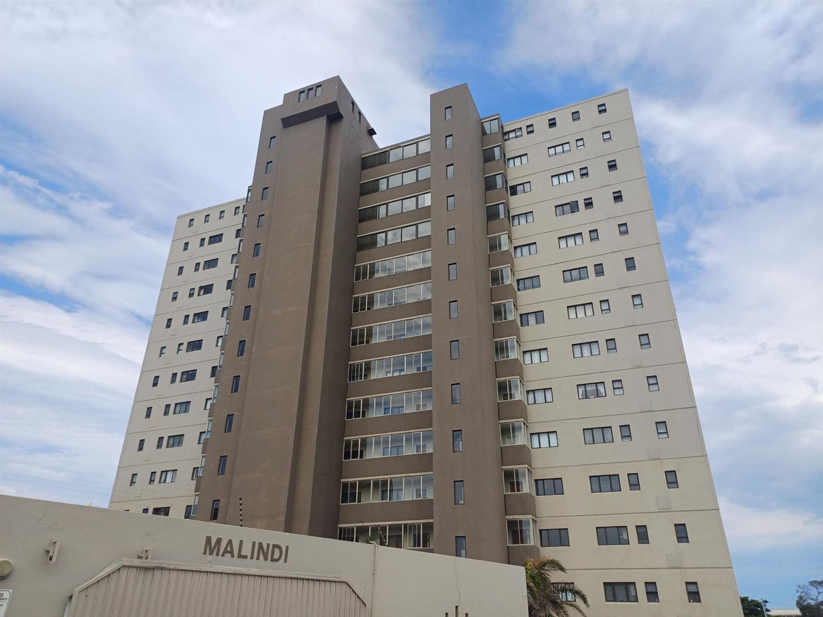 Quaint Seaside Bachelor Apartment in Umhlanga Rocks For Sale