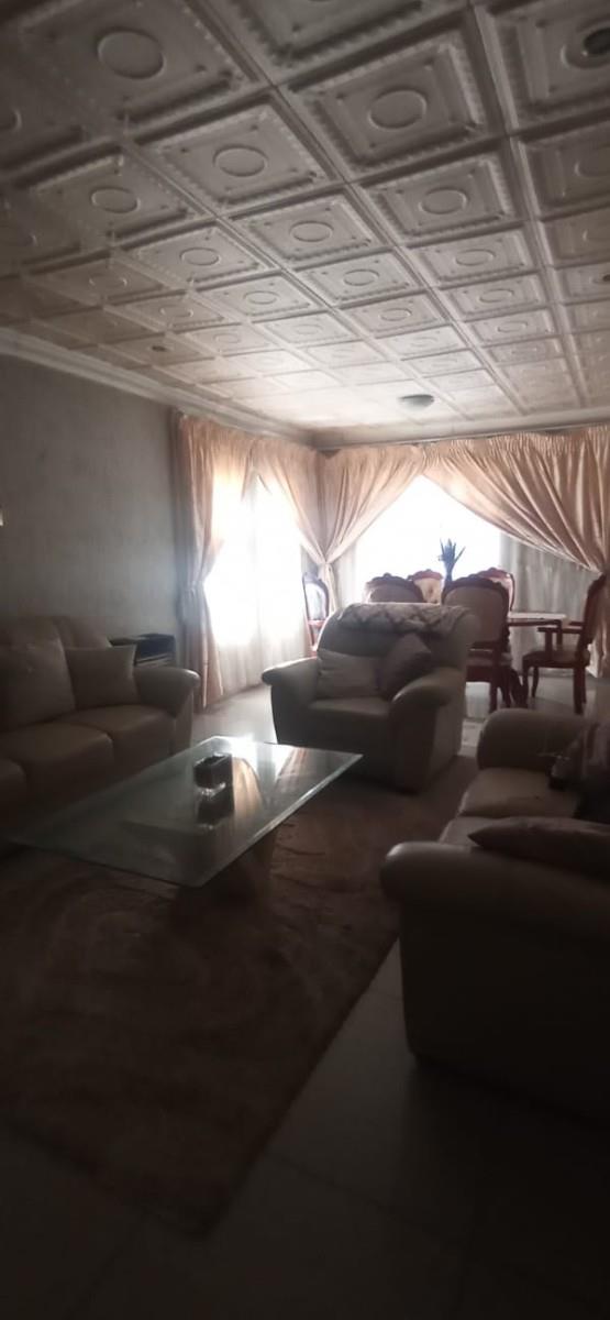 House For Sale in Meadowlands, Soweto