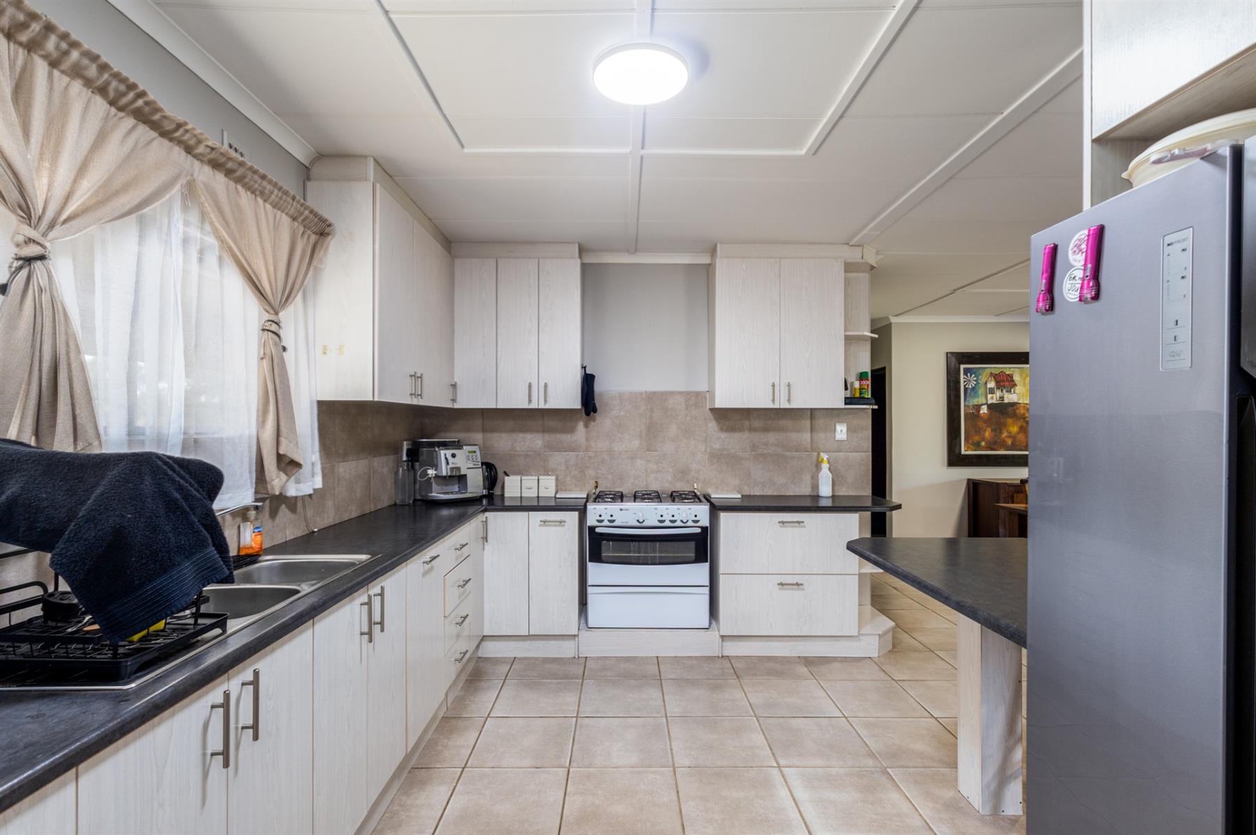 Small Holding For Sale in Joostenbergvlakte, Kraaifontein