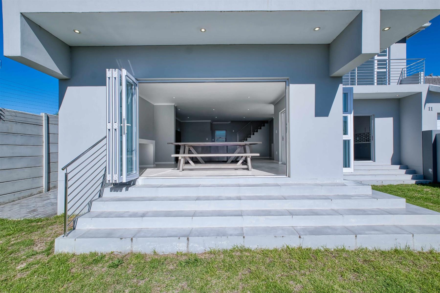 Townhouse for sale in Lorraine, Port Elizabeth, 11, Montmedy Manor, 5 Montmedy Road, Lorraine, Port Elizabeth, Eastern Cape, 242 m²