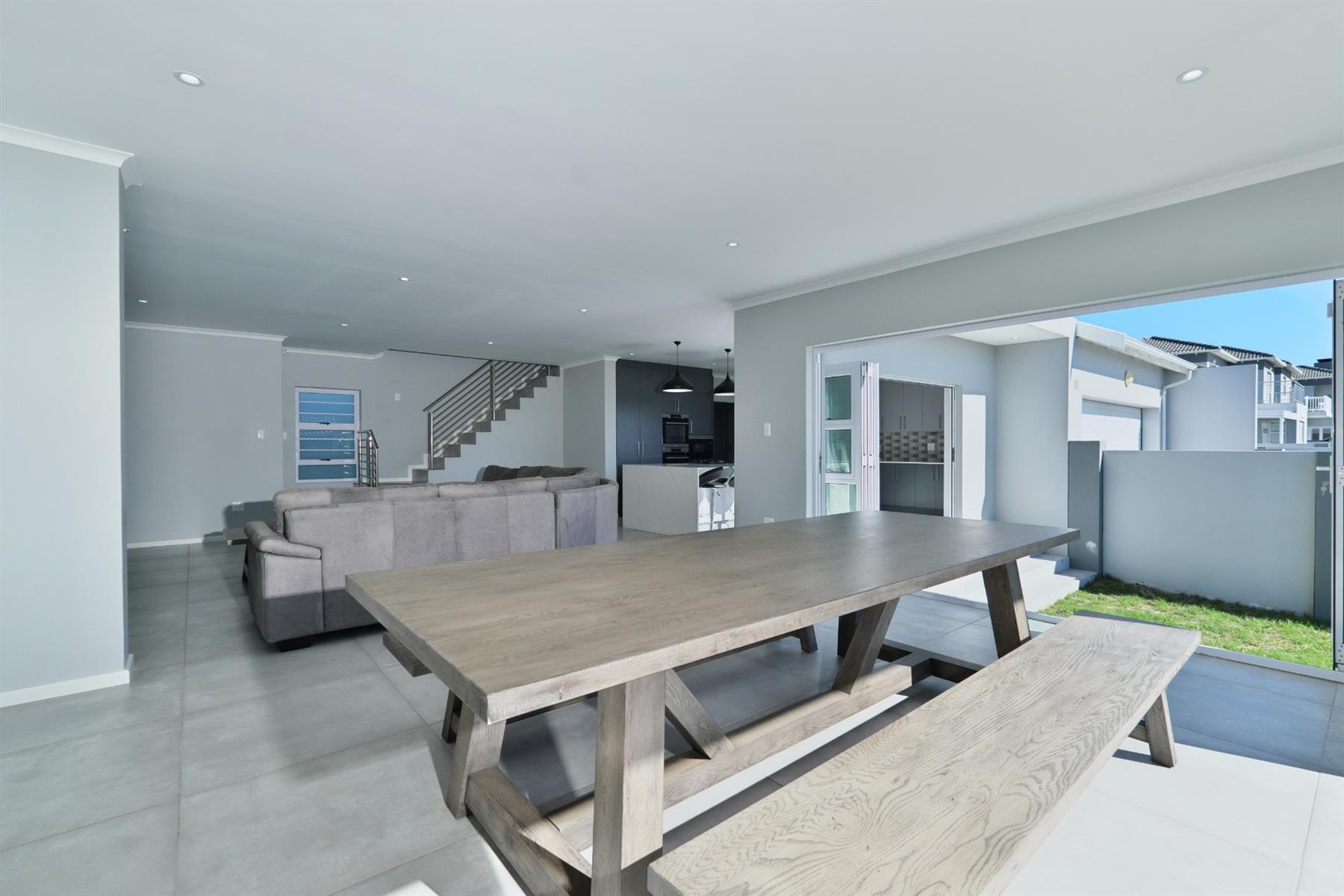 Townhouse for sale in Lorraine, Port Elizabeth, 11, Montmedy Manor, 5 Montmedy Road, Lorraine, Port Elizabeth, Eastern Cape, 242 m²