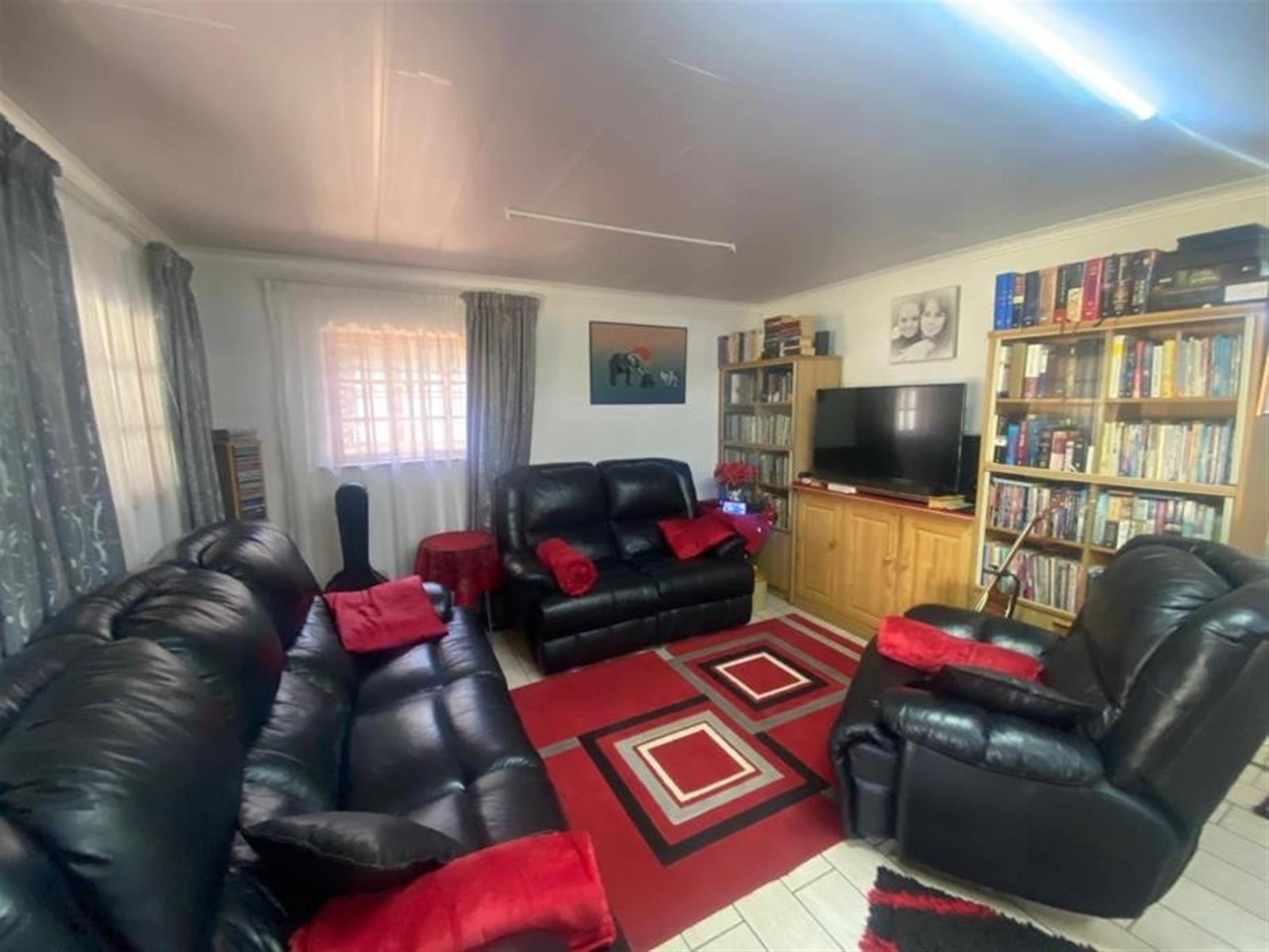 Holiday Cottage For Sale in Pietermaritzburg, KwaZulu Natal