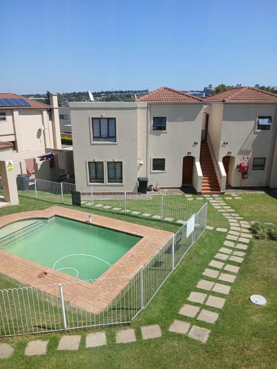 Apartment For Sale in Dainfern, Sandton