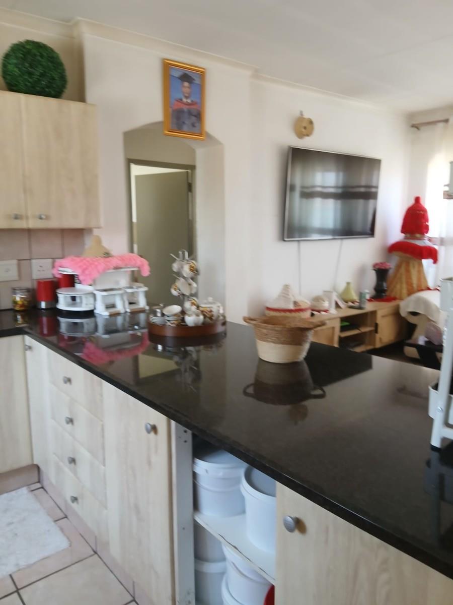 Apartment For Sale in Dainfern, Sandton