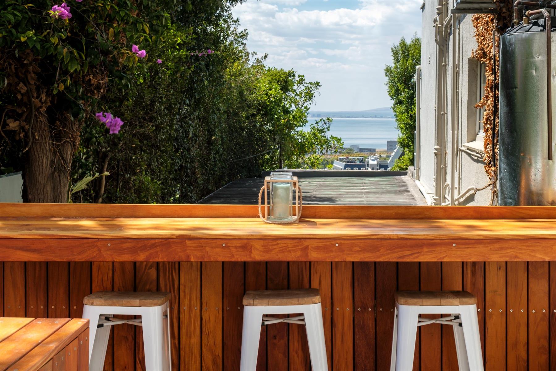 Apartment For Sale in Green Point, Western Cape