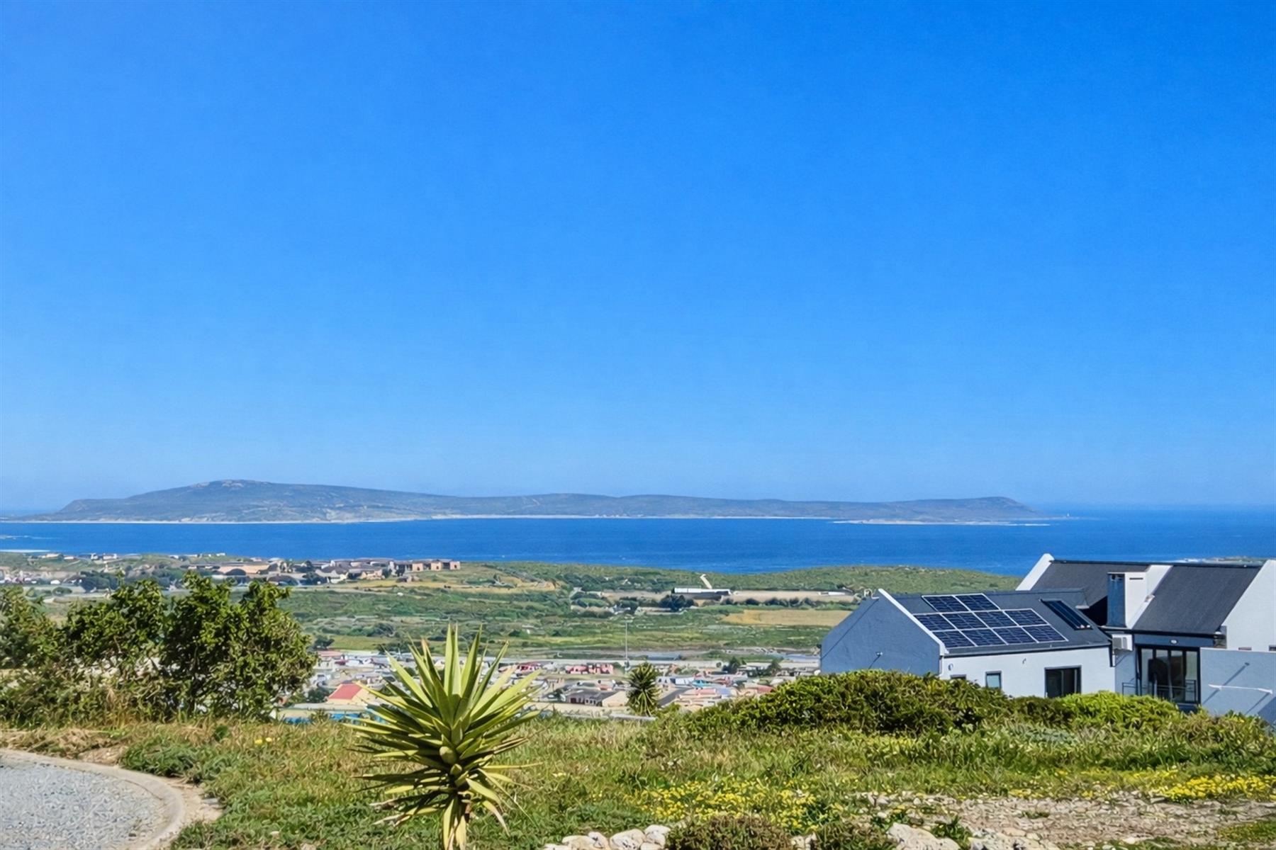 853m² Vacant Stand with Stunning Bay Views in Hoogland Mountain Estate