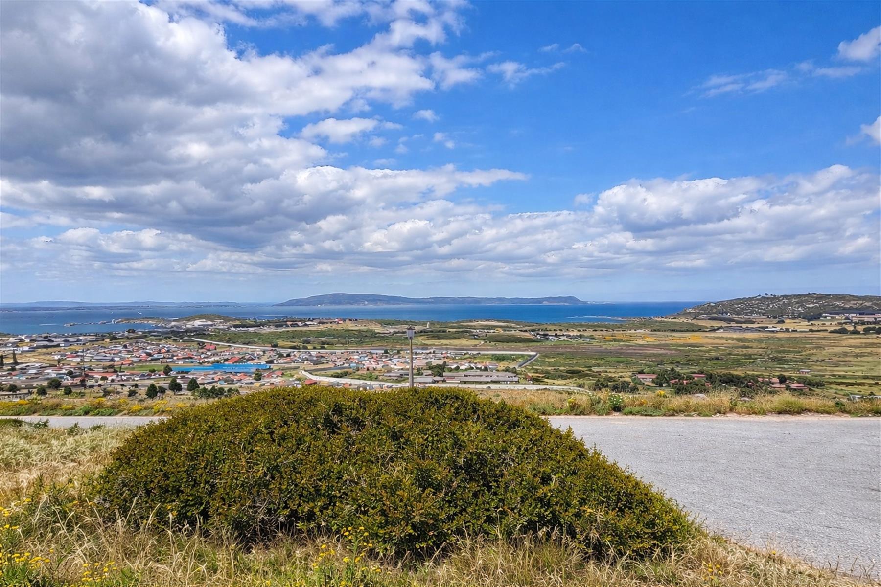 Secure Coastal Living with Views - 650 m² Stand in Hoogland Mountain Estate