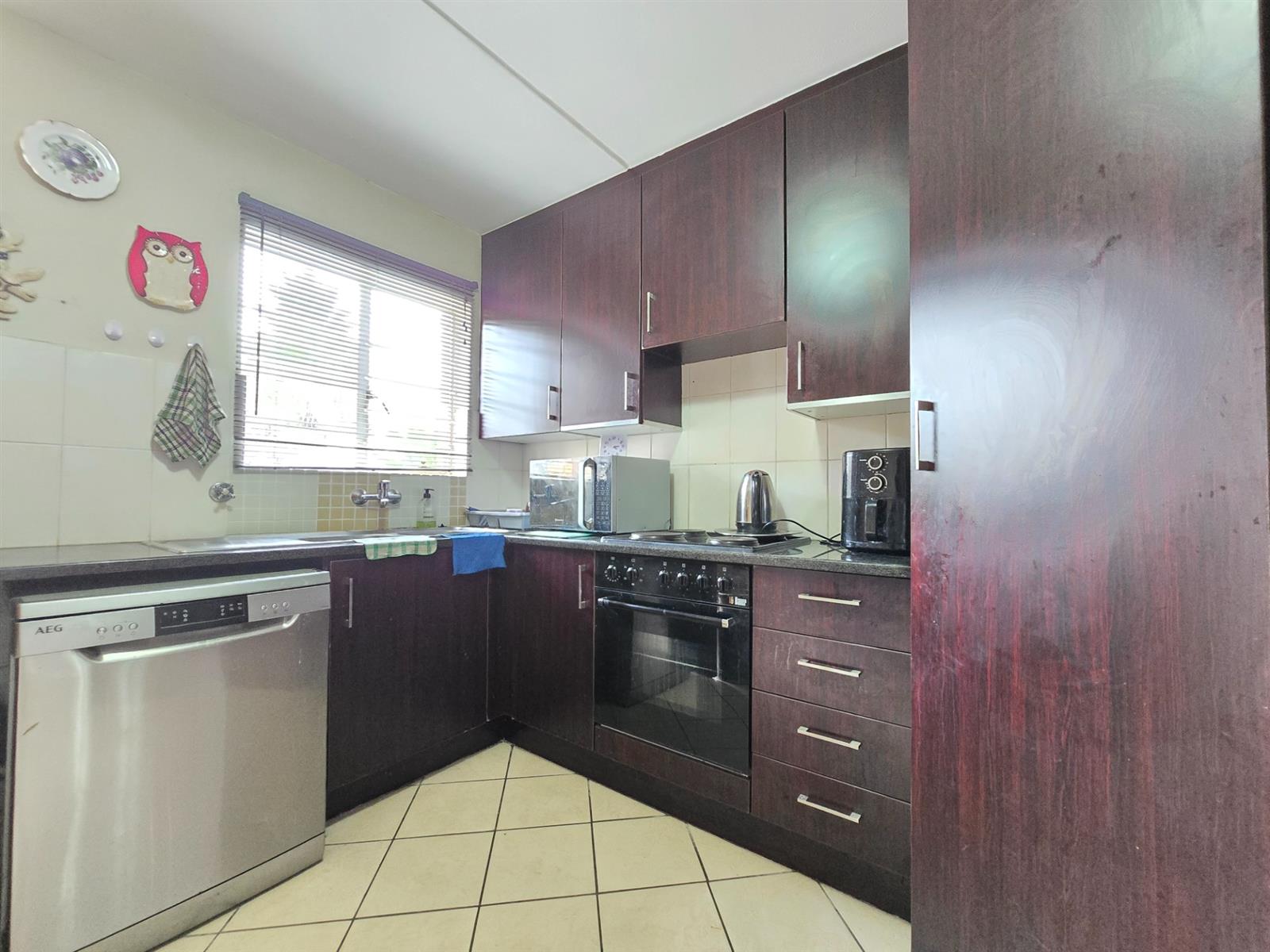 Pet Friendly, Face-Brick Duplex Investment Ready to Go!