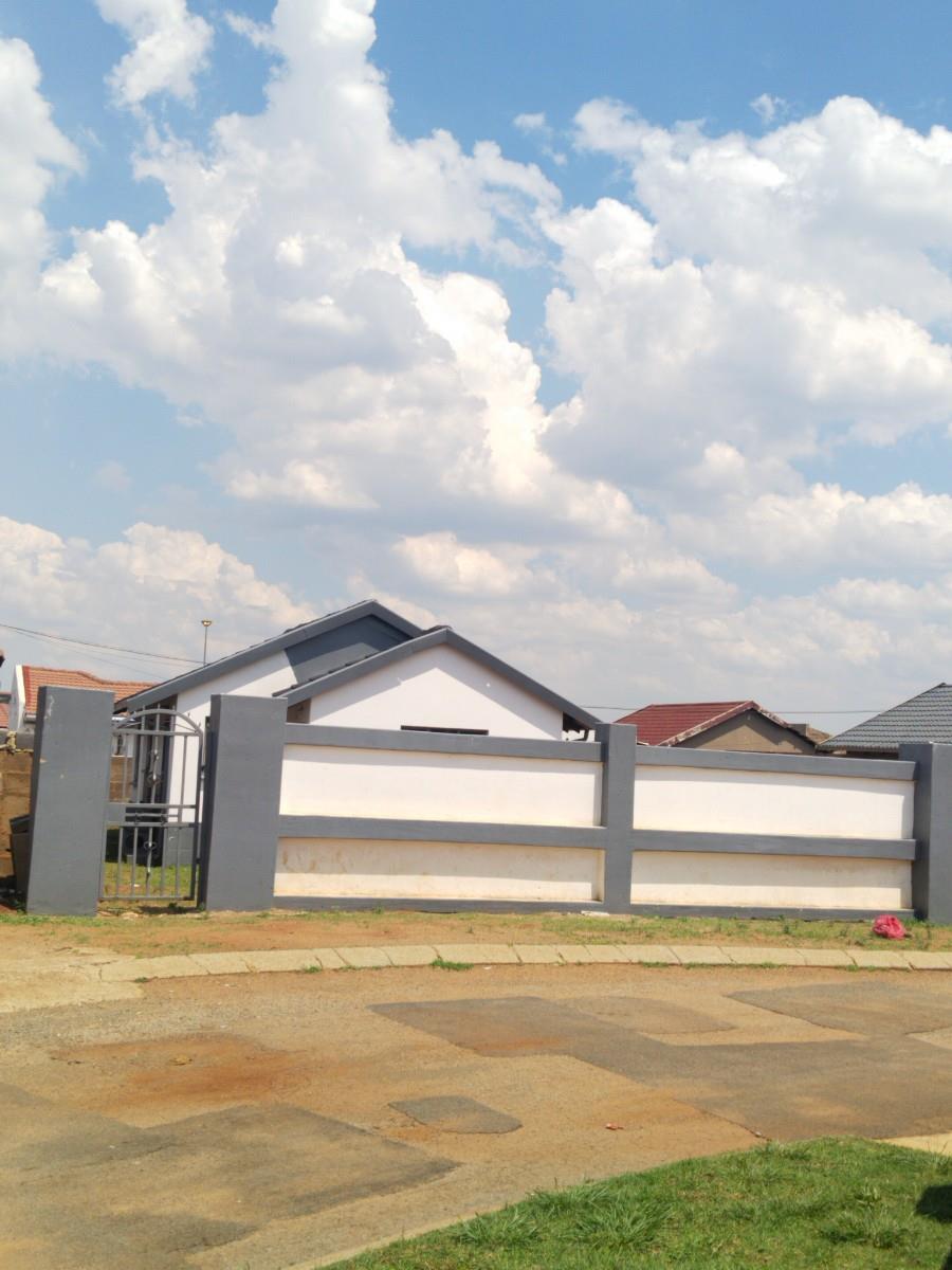 House For Sale in Vosloorus Ext 2, Vosloorus, Boksburg