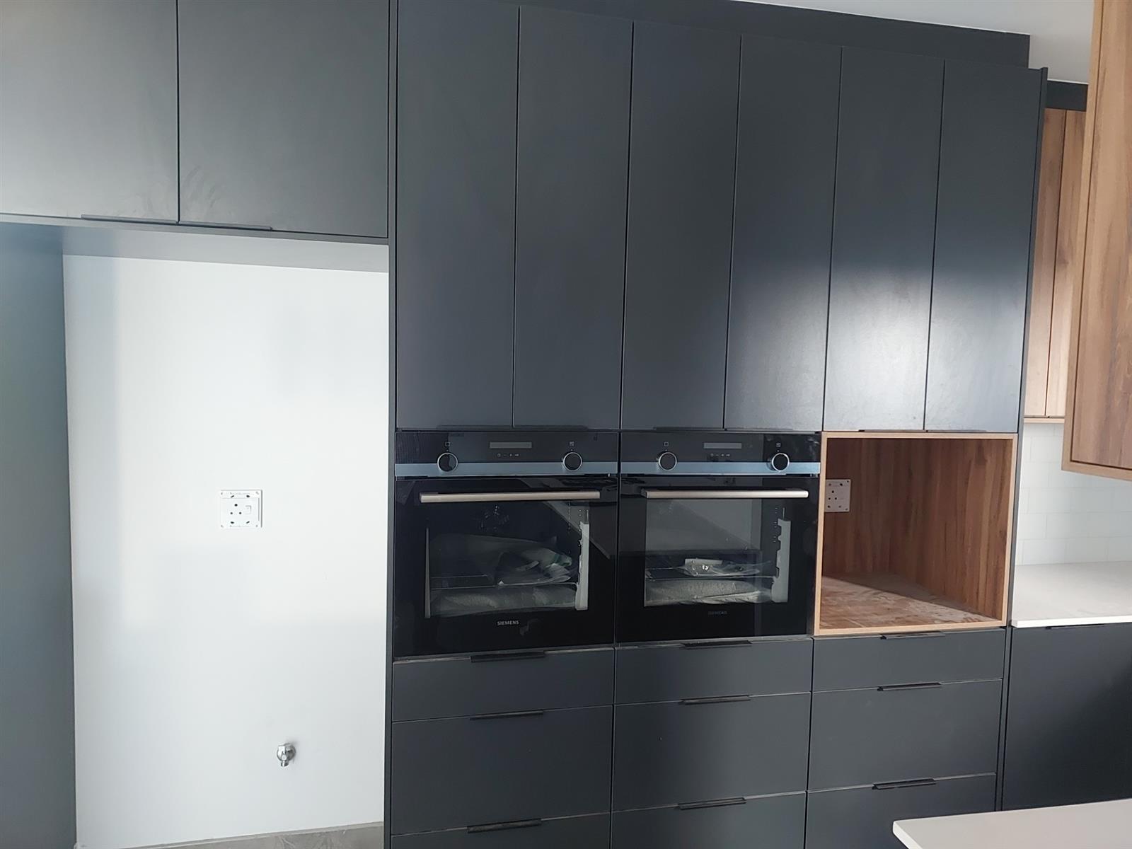 The Last Word in Sandown Luxury: Completion Just Around the Corner.