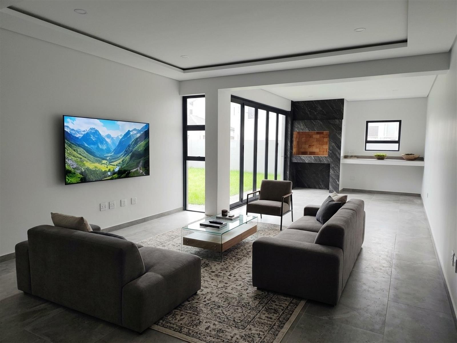The Last Word in Sandown Luxury: Completion Just Around the Corner.