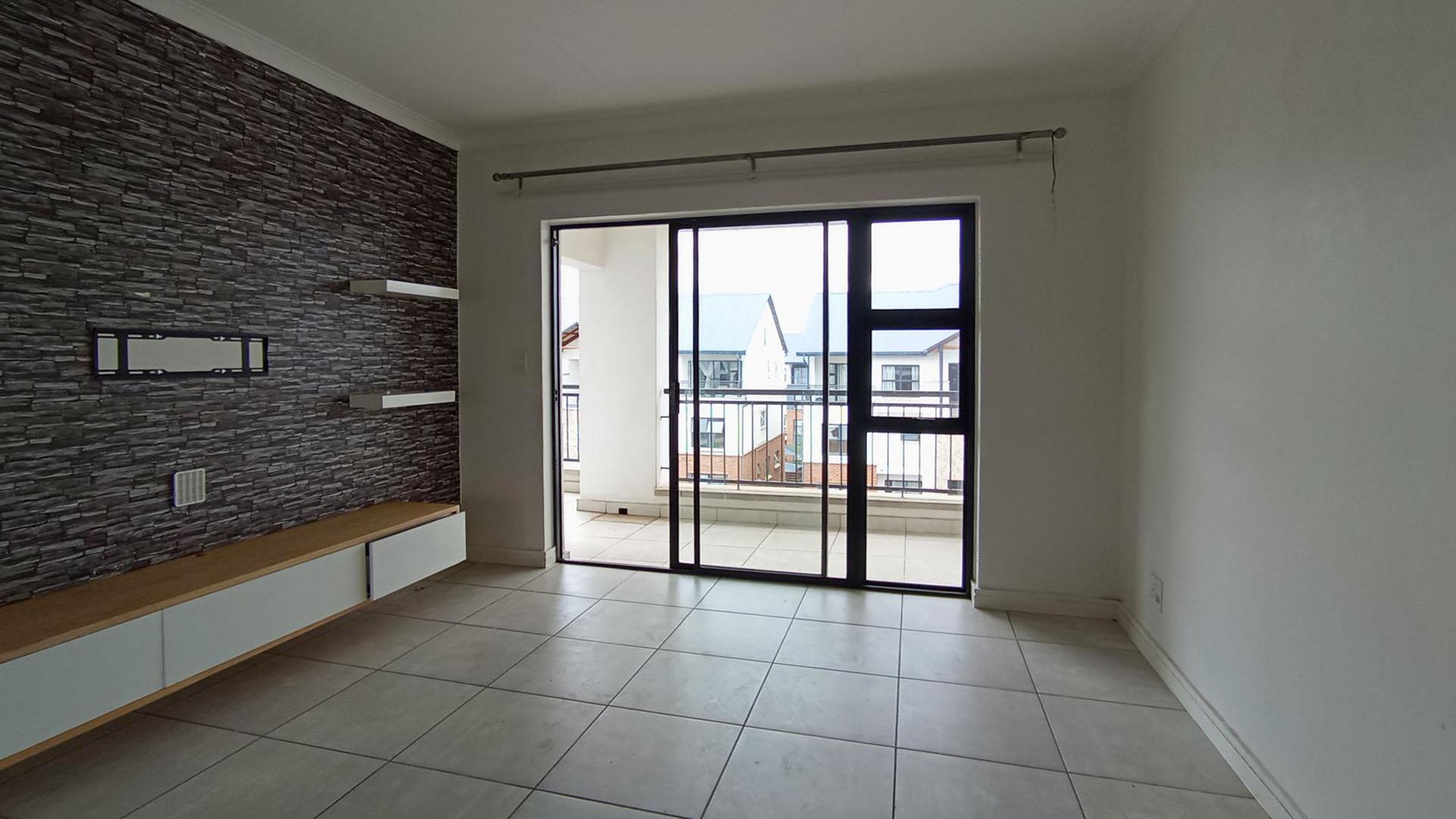 Live the Lifestyle - 1 Bedroom Apartment in The Blyde Riverwalk Estate, Pretoria East