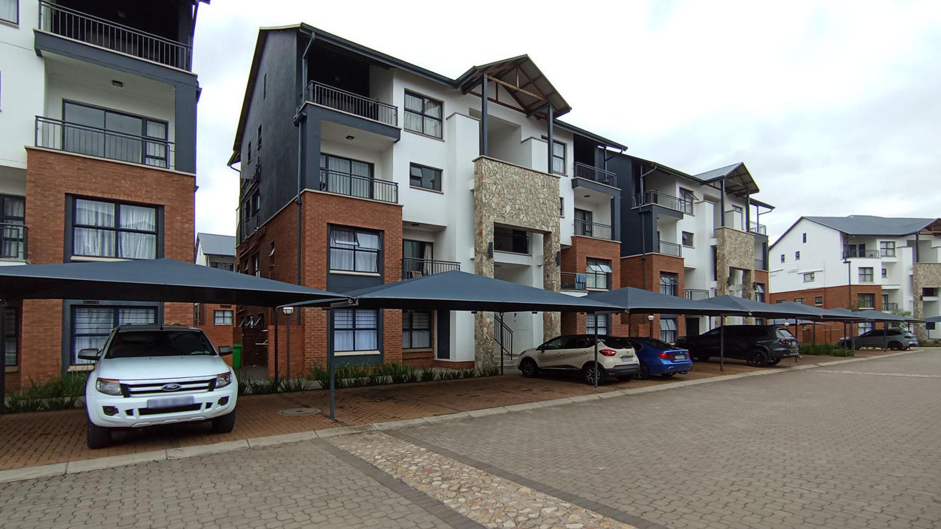 Live the Lifestyle - 1 Bedroom Apartment in The Blyde Riverwalk Estate, Pretoria East