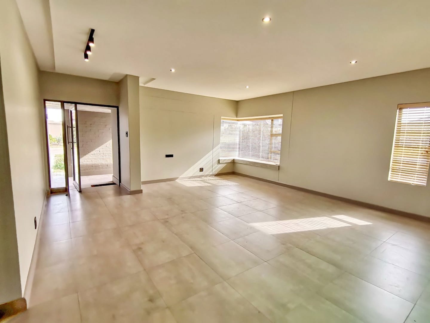 Stylish Coastal Family Home within Secure Estate!
