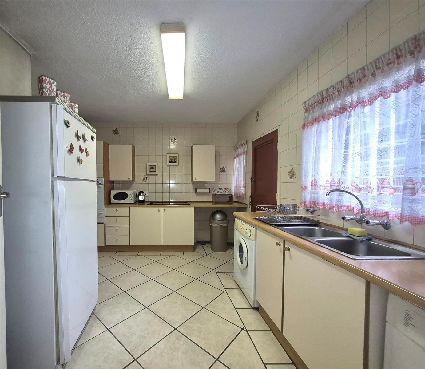 Spacious North-Facing Family Townhouse with Private Garden