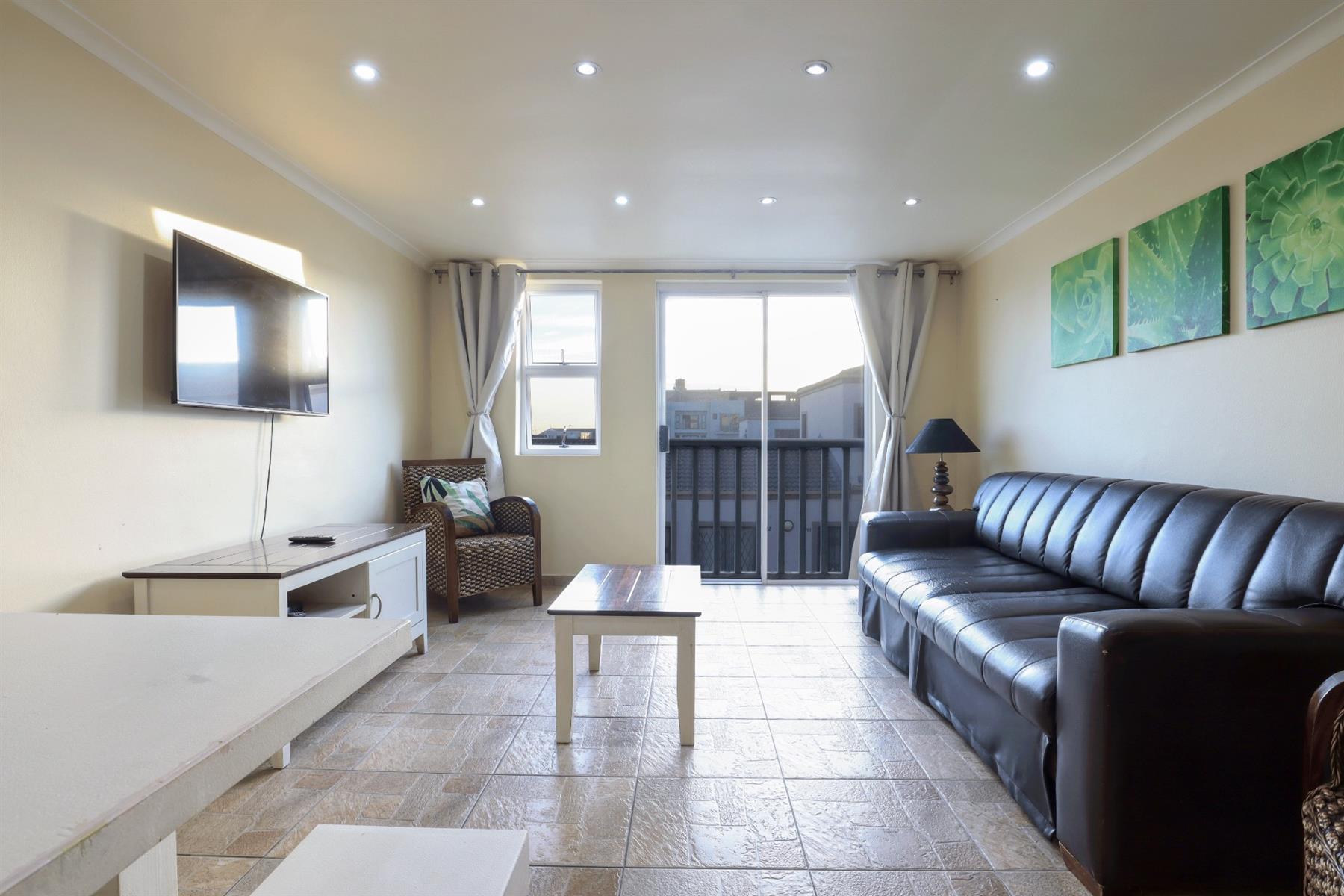 Apartment for rent in Table View, Blouberg, 60 m²