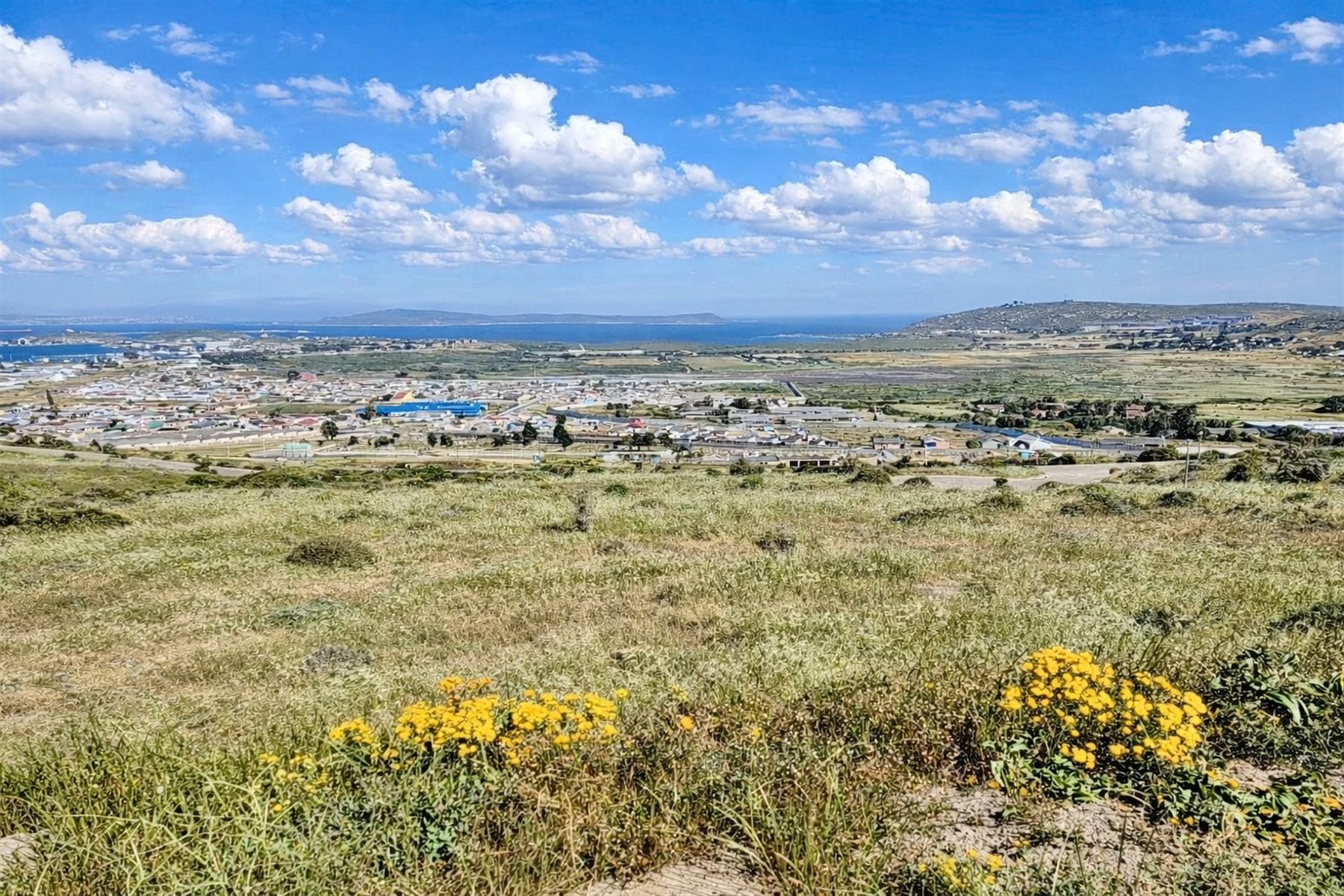 721m² Vacant Stand in Hoogland Mountain Estate - Secure Coastal Living with Views