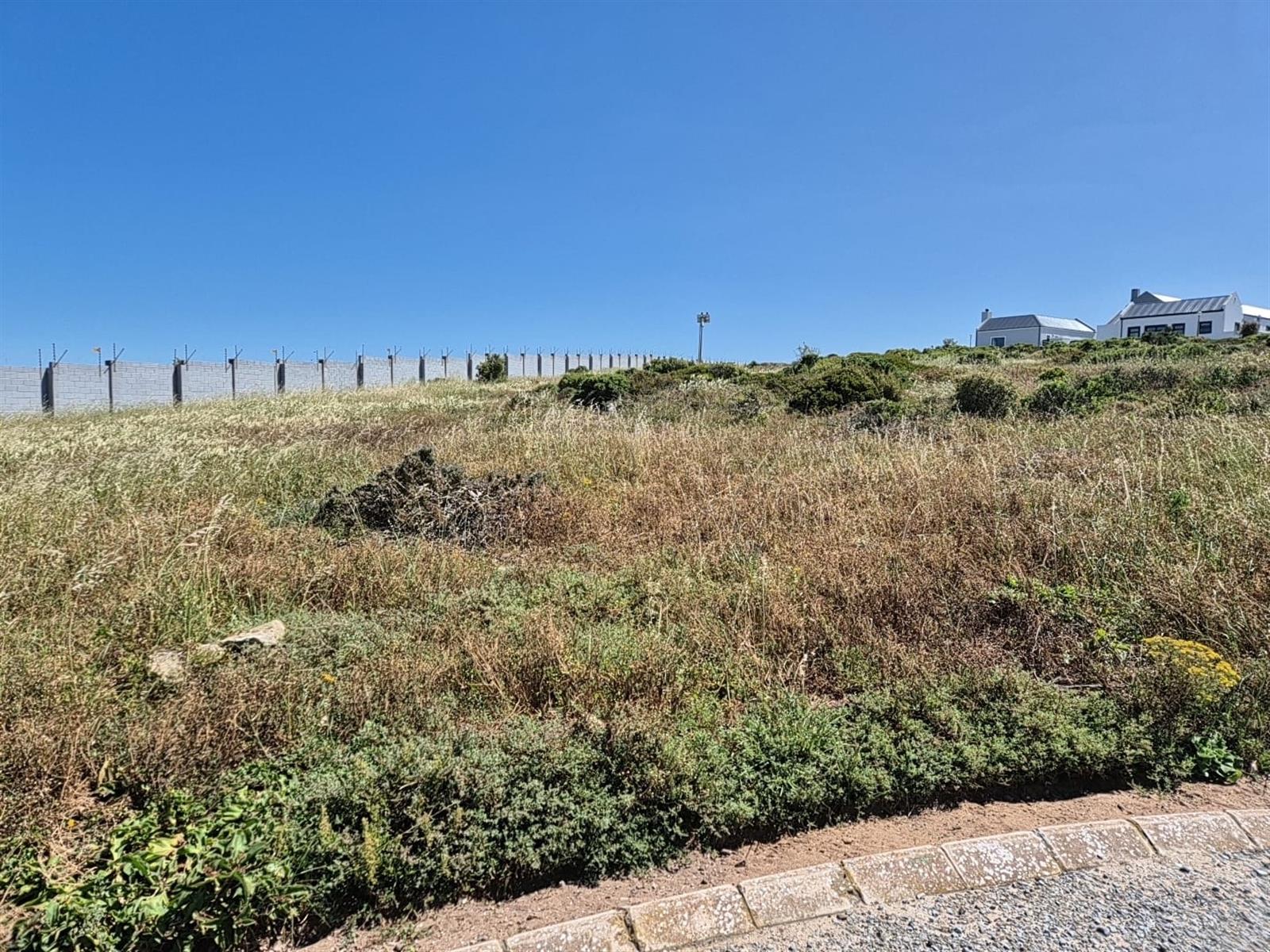 667m² Vacant Stand for Sale in Hoogland Mountain Estate - Sea Views and Secure Living