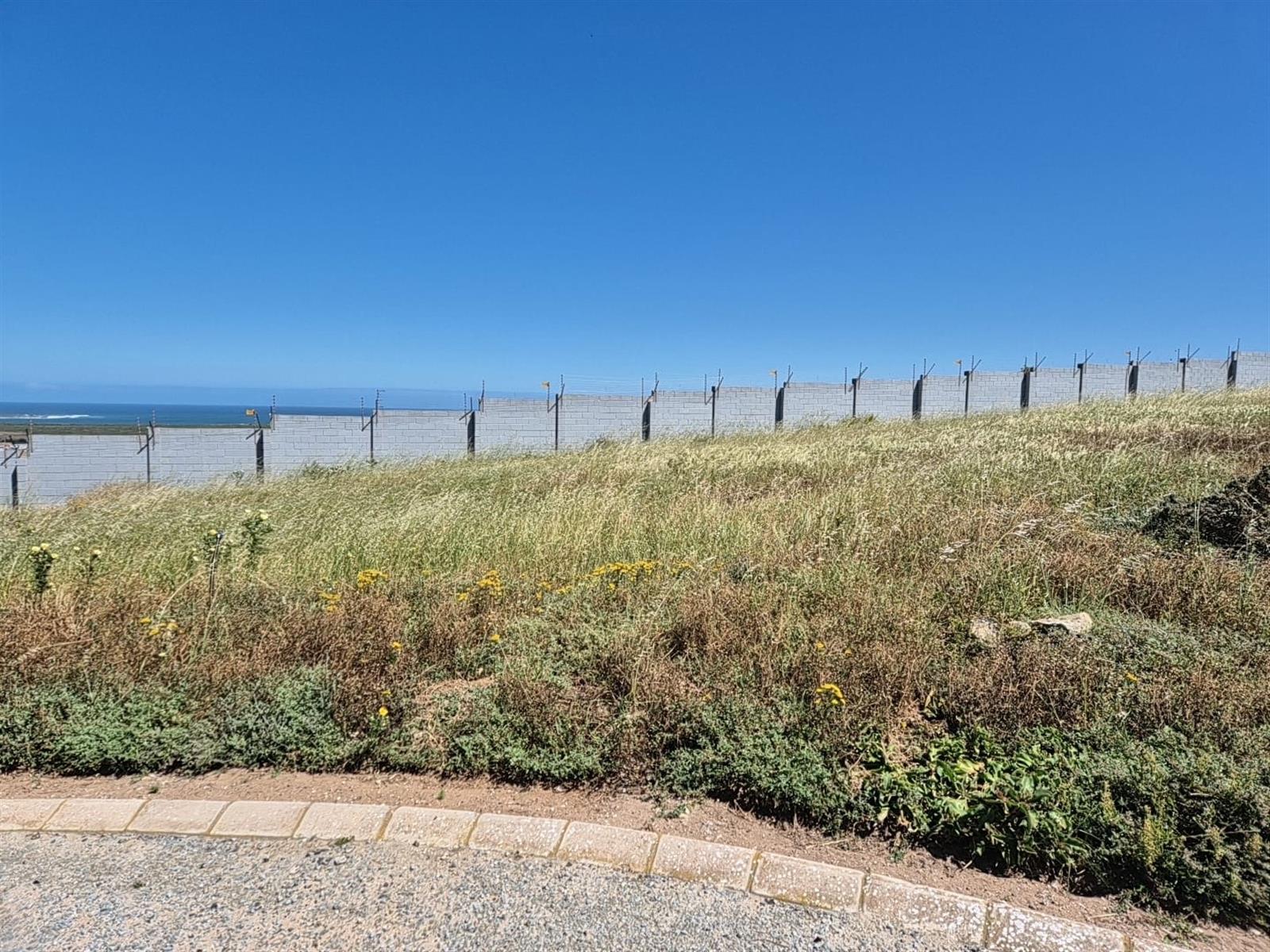 667m² Vacant Stand for Sale in Hoogland Mountain Estate - Sea Views and Secure Living