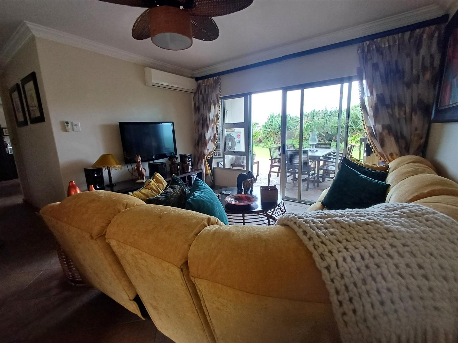 Beautiful 2 Bedroom Seaside Apartment on Umhlanga Promenade For Sale