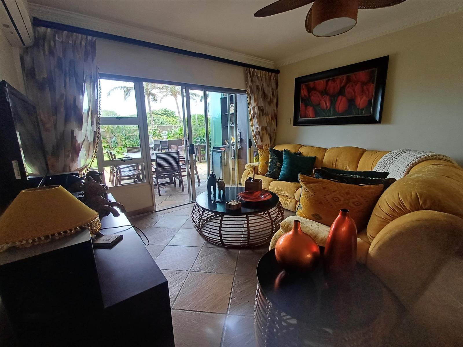 Beautiful 2 Bedroom Seaside Apartment on Umhlanga Promenade For Sale