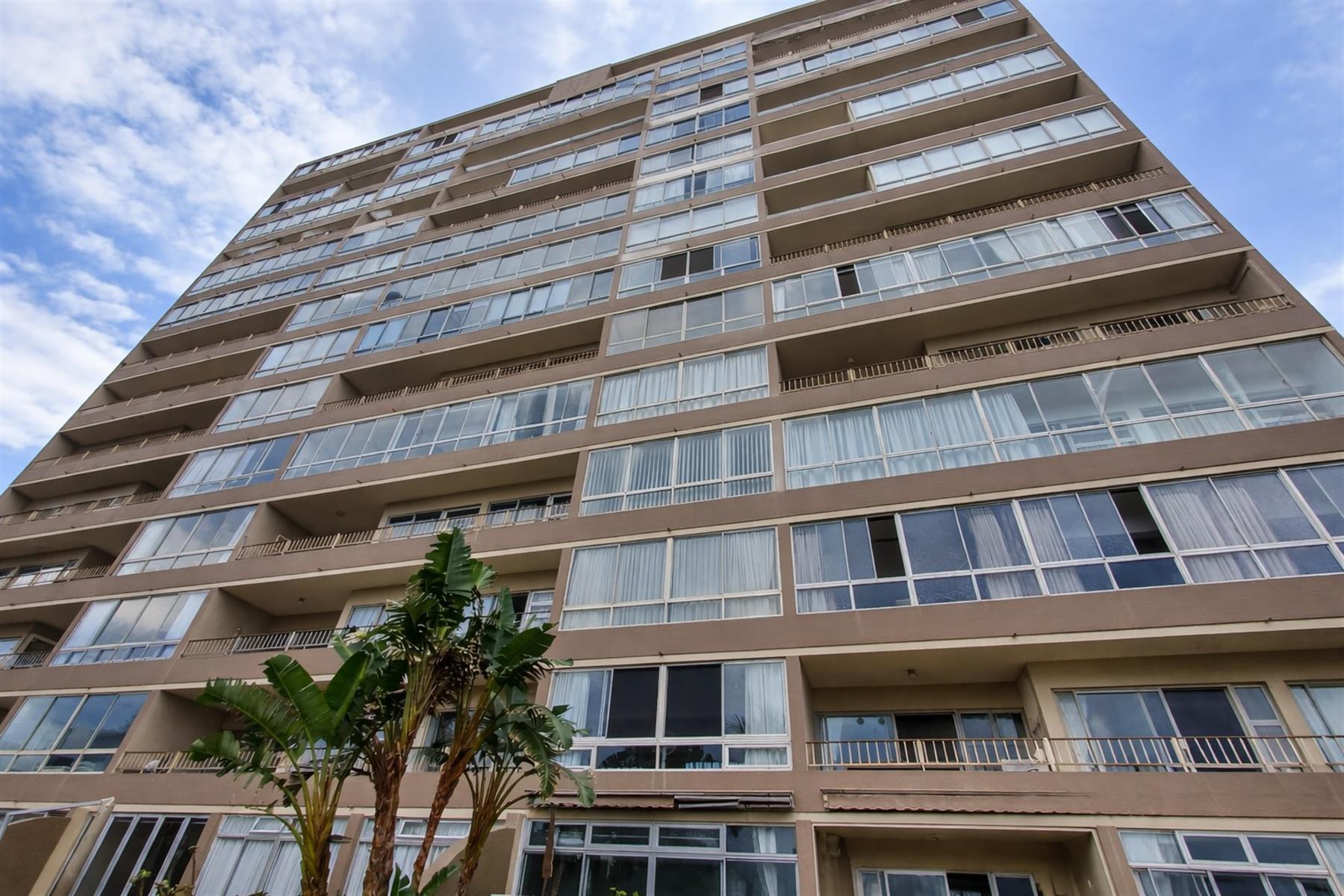 Beautiful 2 Bedroom Seaside Apartment on Umhlanga Promenade For Sale