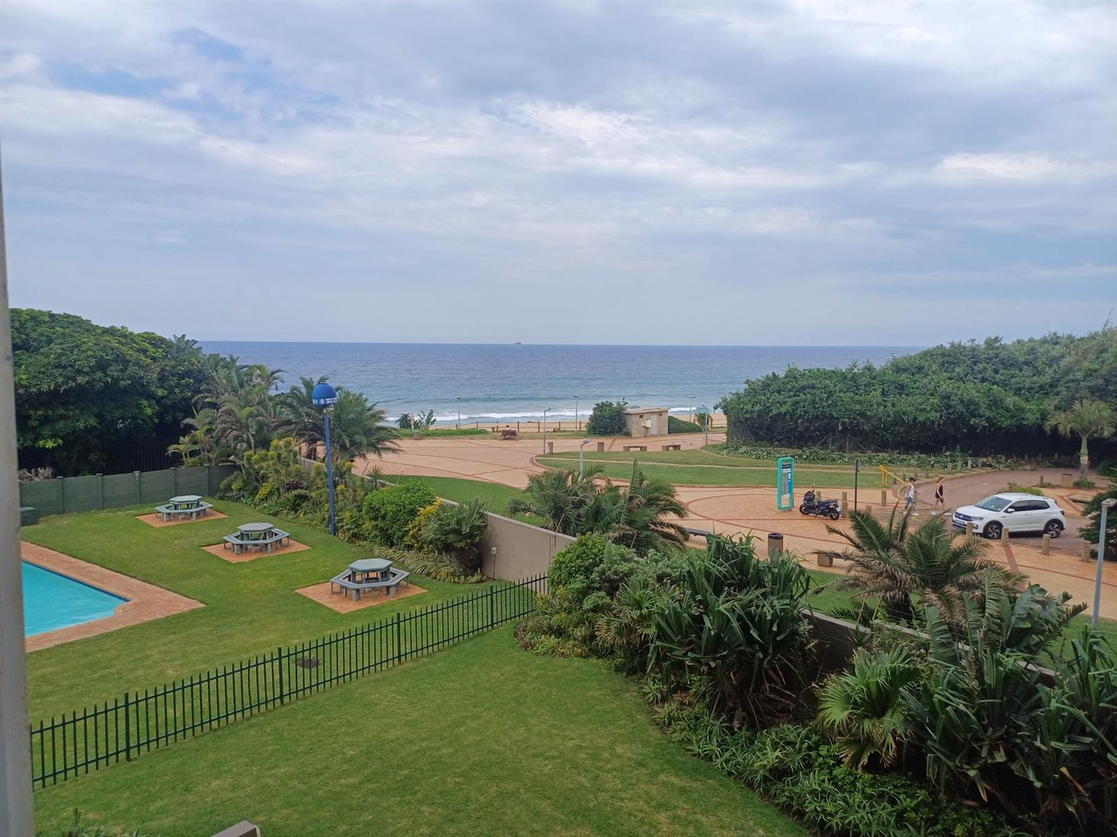 2 Bedroom Seaside Umhlanga Apartment with Ocean View For Sale