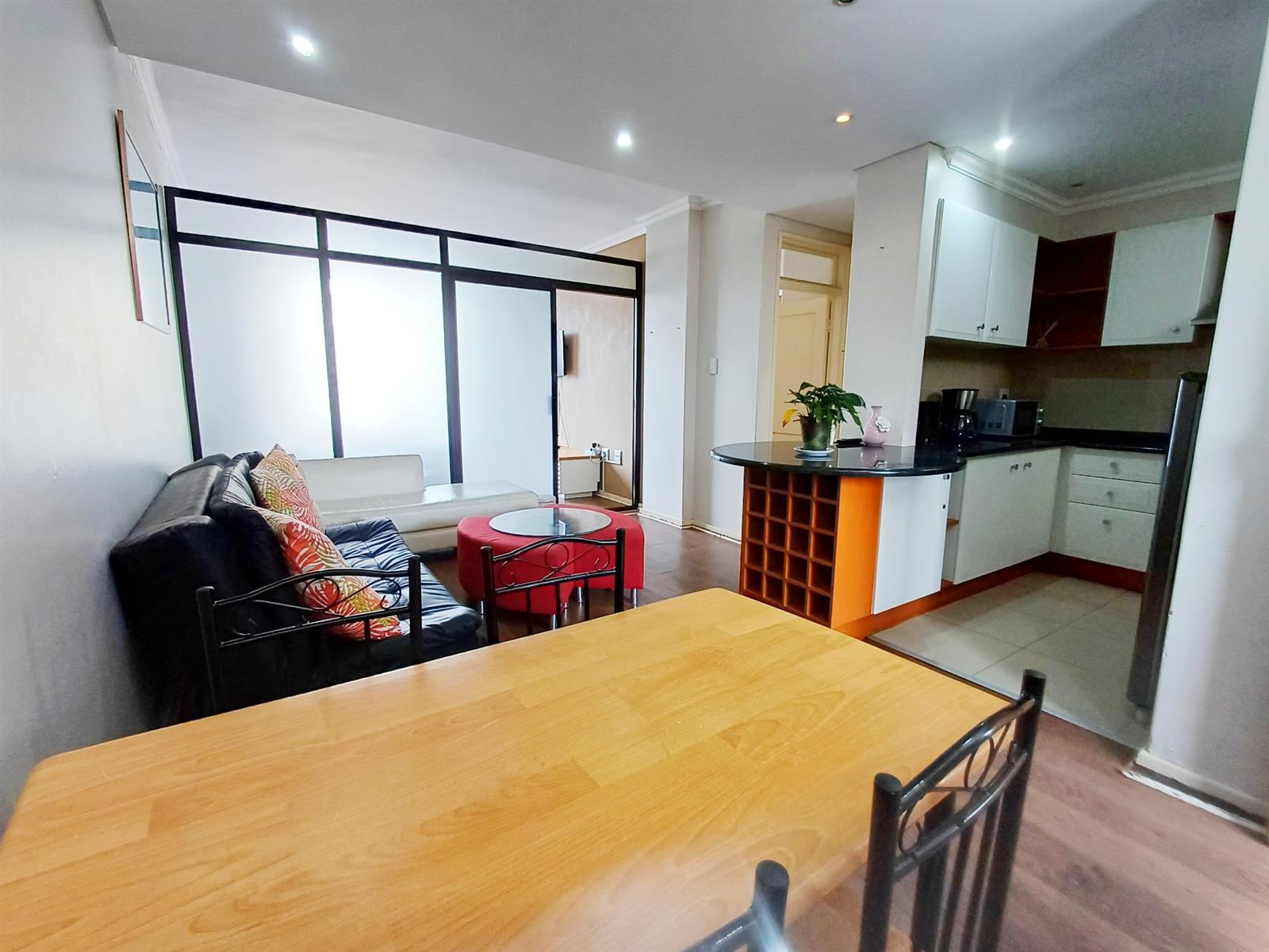 Fully Furnished Apartment with Stunning Ocean View To Rent in Umhlanga Rocks