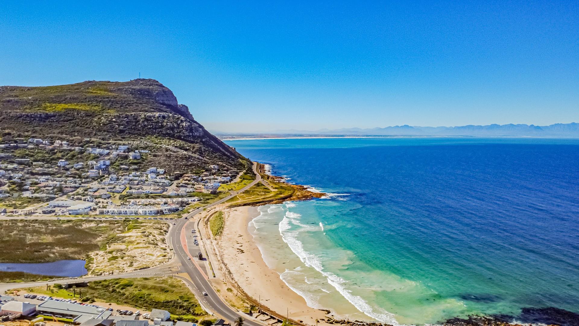 5 bedroom House For Sale in Cairnside, Simons Town