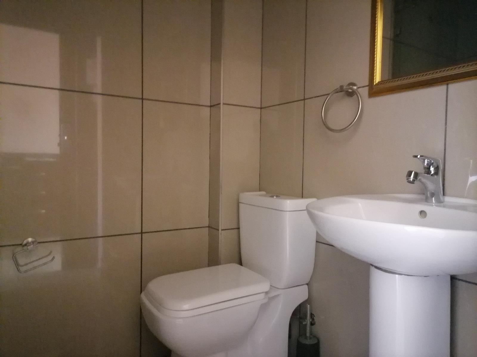 Bachelor apartment To Rent in Ramsgate, Margate, KwaZulu Natal