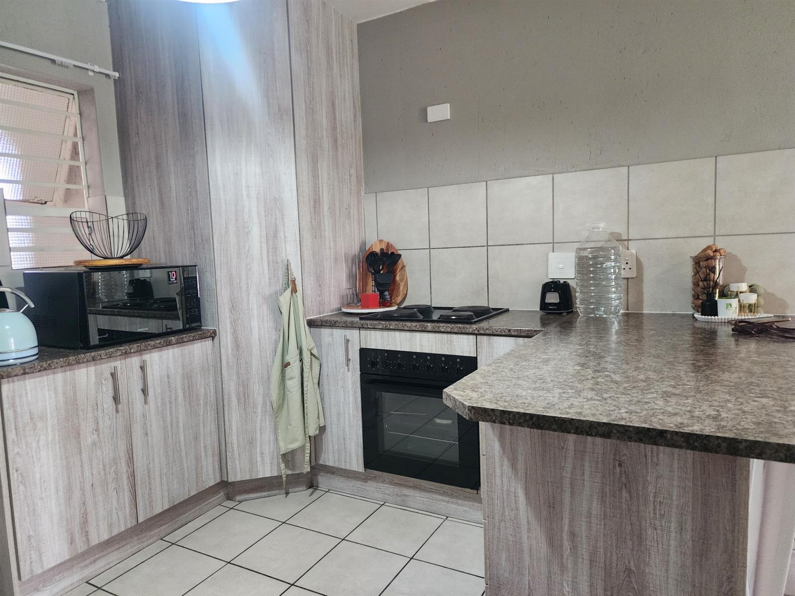 Apartment for sale in Wilgeheuwel, Roodepoort