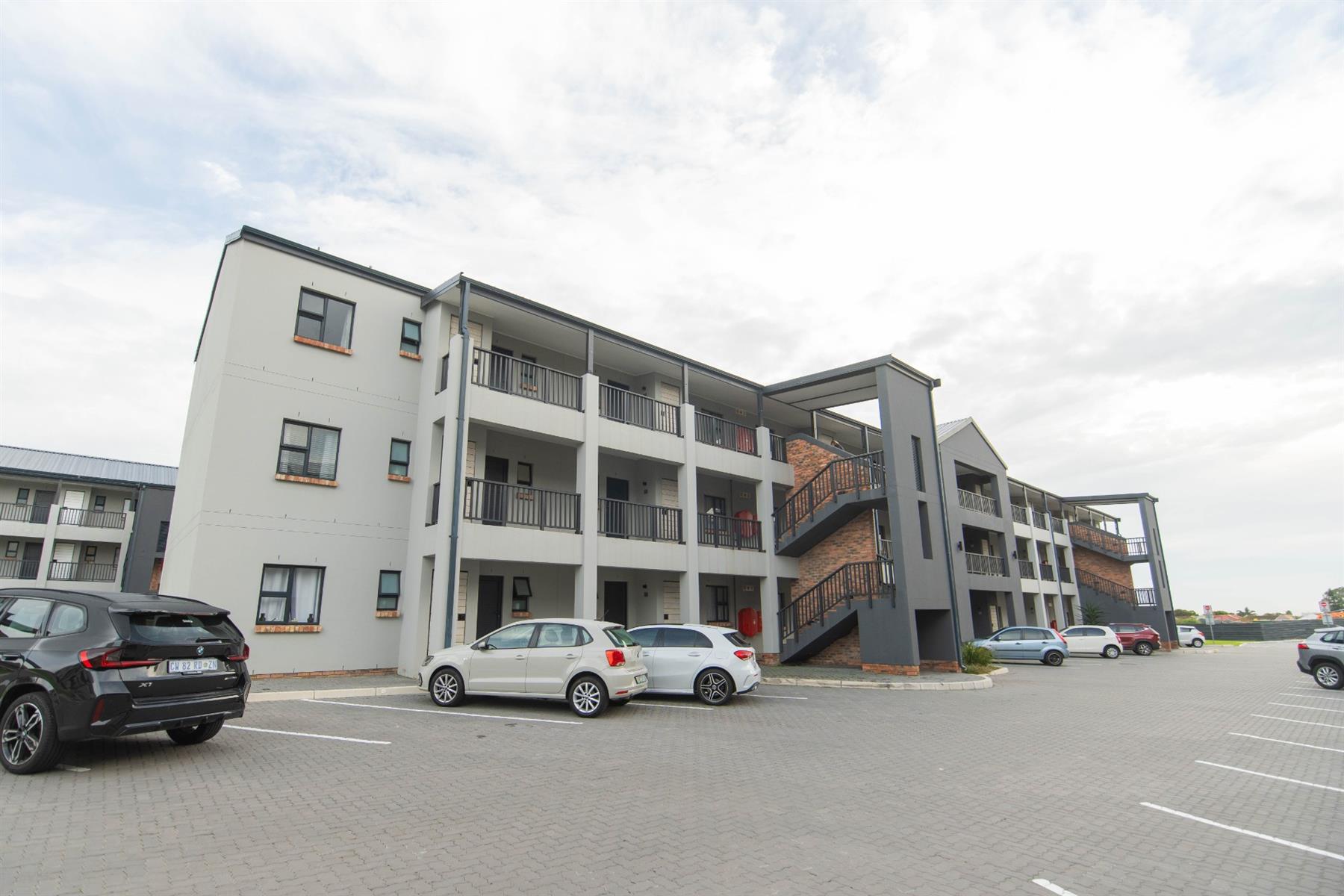 Apartment For Sale in Overbaakens Port Elizabeth