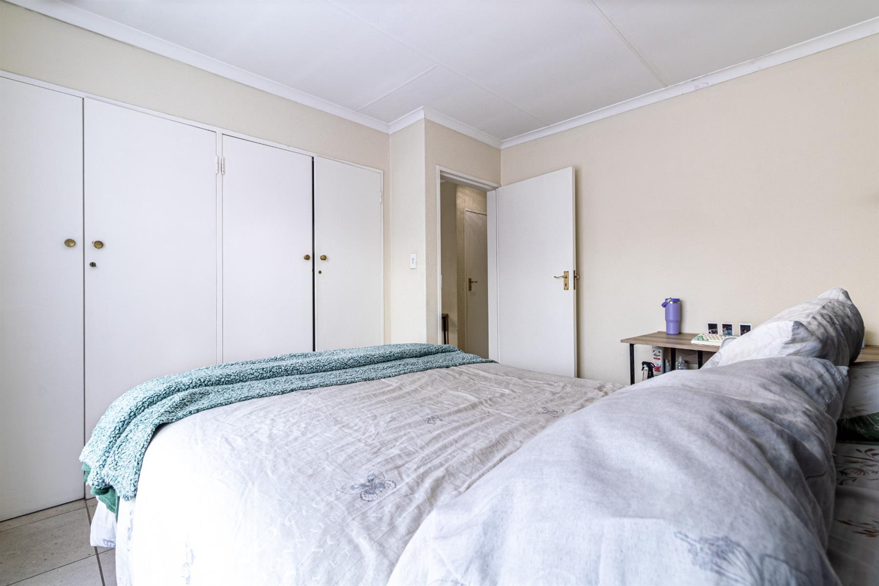 Apartment For Sale in Morningside Hills, Sandton