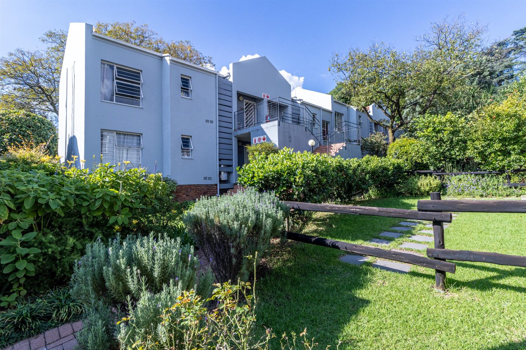Apartment for sale in Morningside Hills, Morningside, Sandton, 56 m²