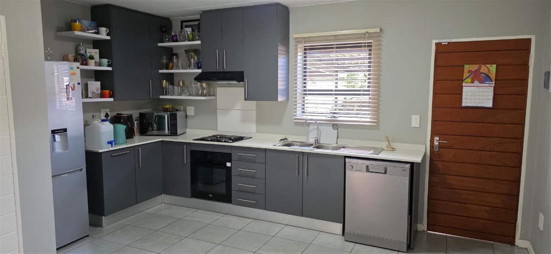Beautiful Finished Simplex in Terenure, Kempton Park!!!!