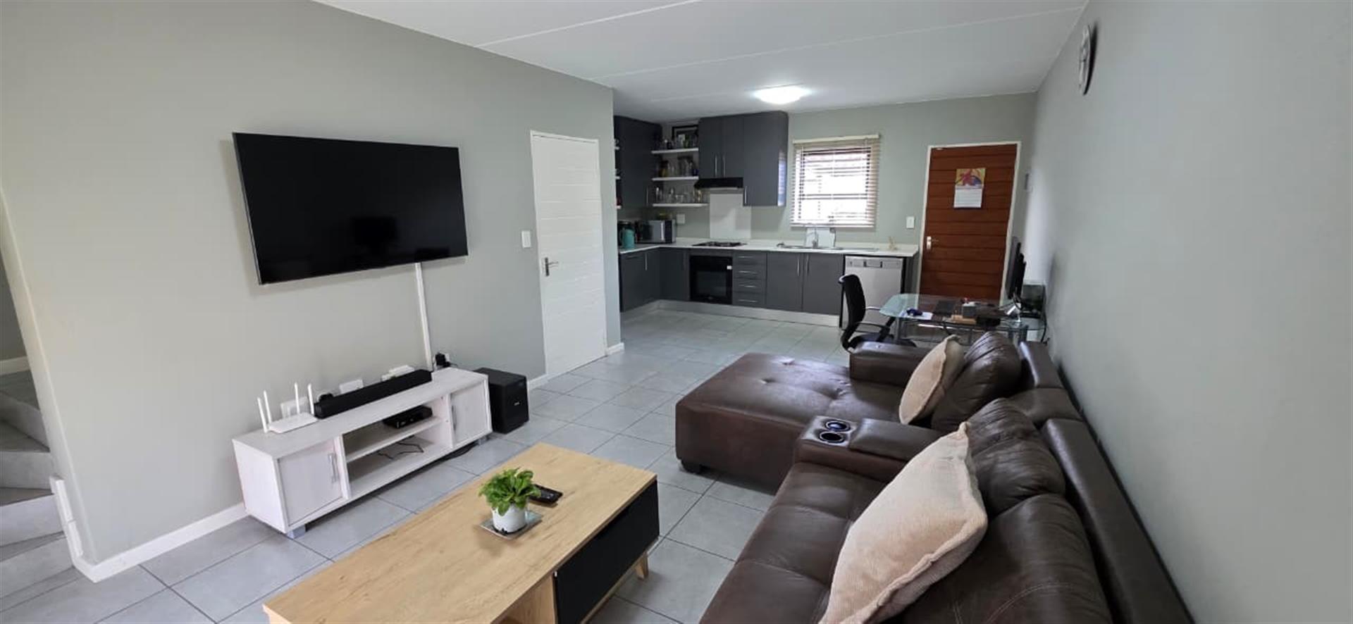 Beautiful Finished Simplex in Terenure, Kempton Park!!!!