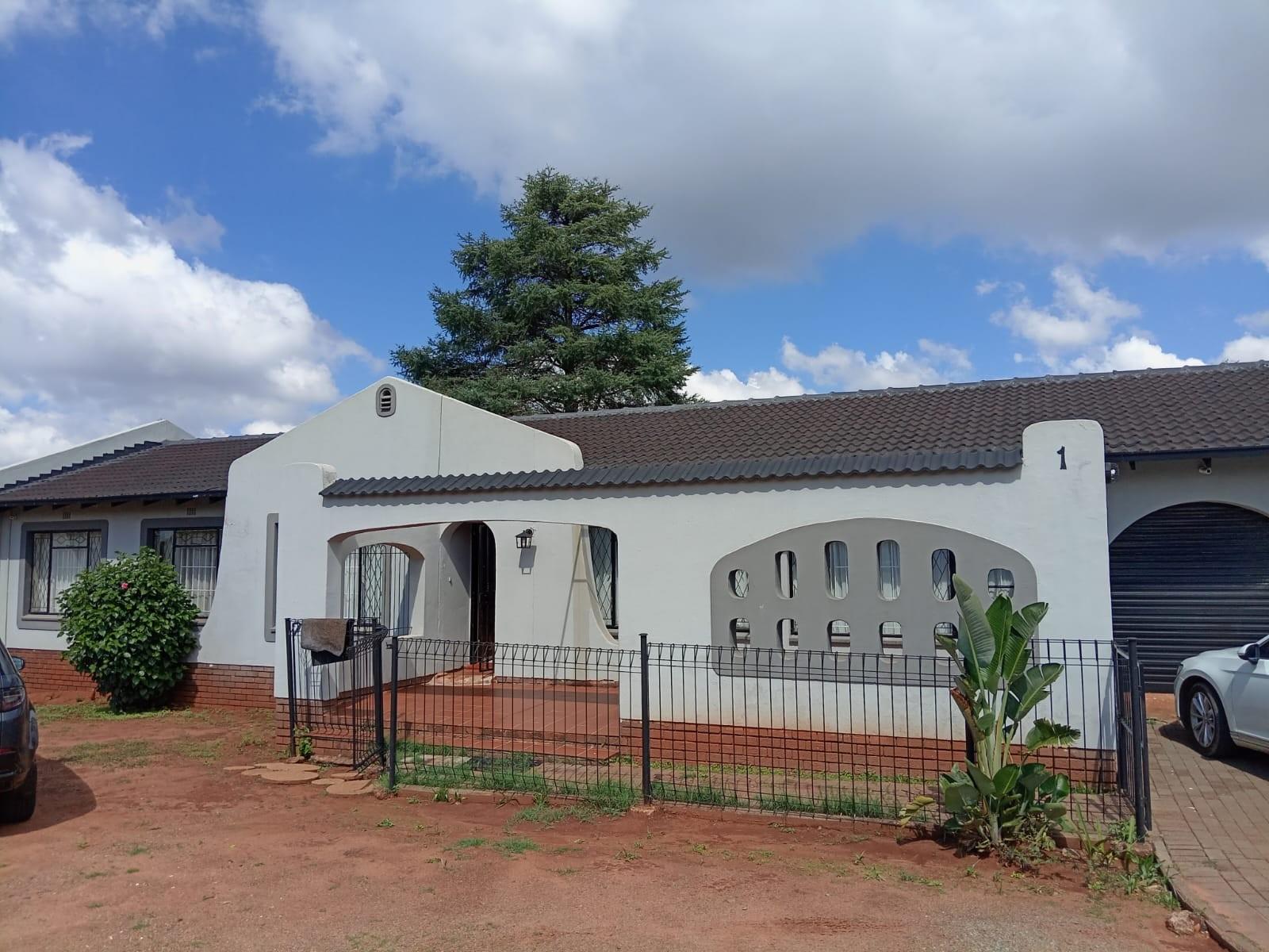 House To Rent in Weltevreden Park, Roodepoort