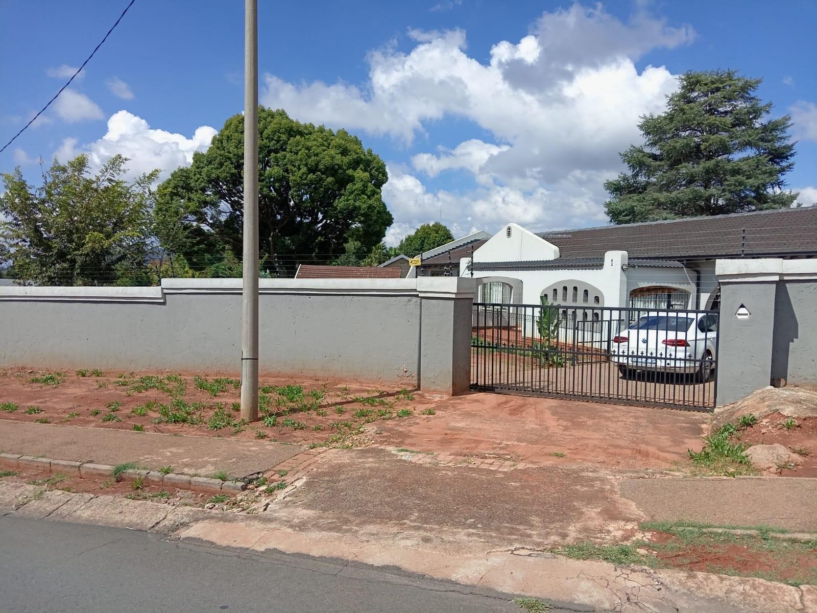 House To Rent in Weltevreden Park, Roodepoort