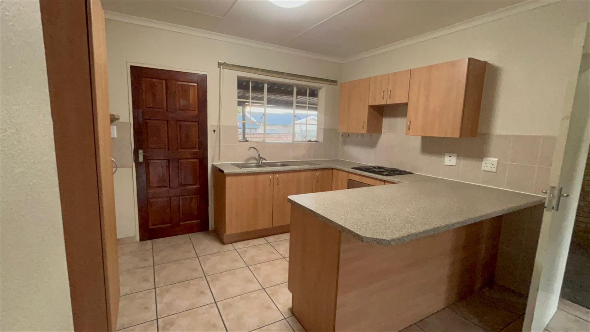2-Bedroom Townhouse For Sale in Sasolburg Central, Sasolburg