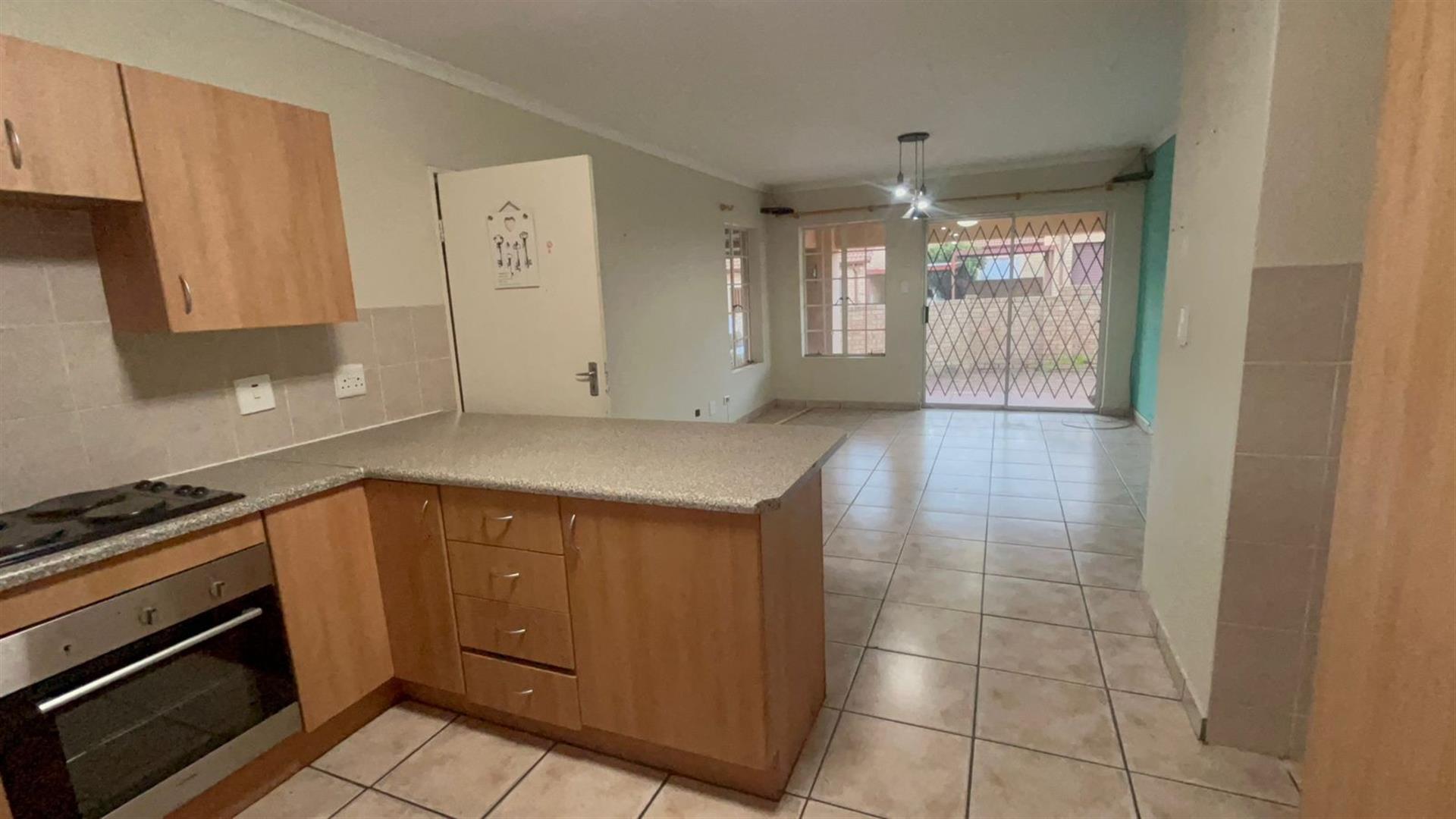 2-Bedroom Townhouse For Sale in Sasolburg Central, Sasolburg