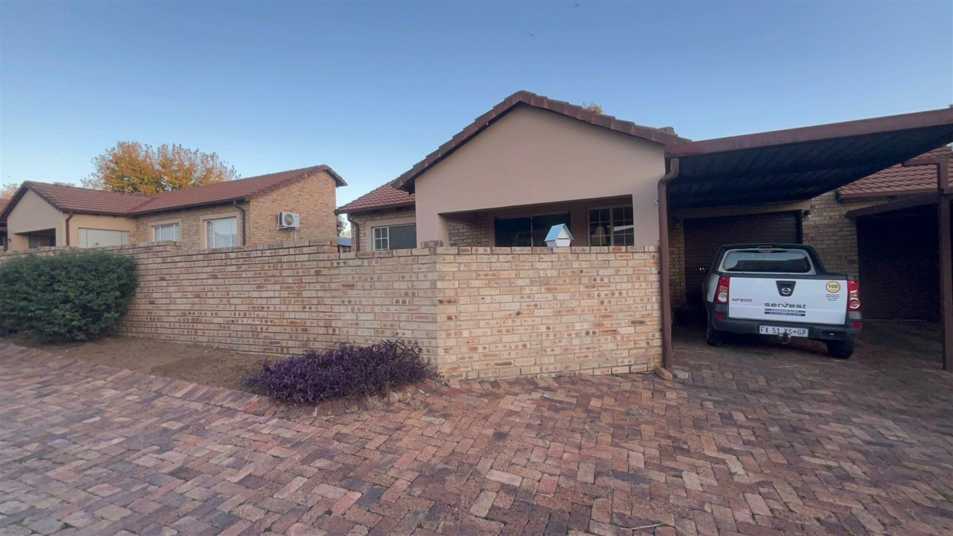 2-Bedroom Townhouse For Sale in Sasolburg Central, Sasolburg