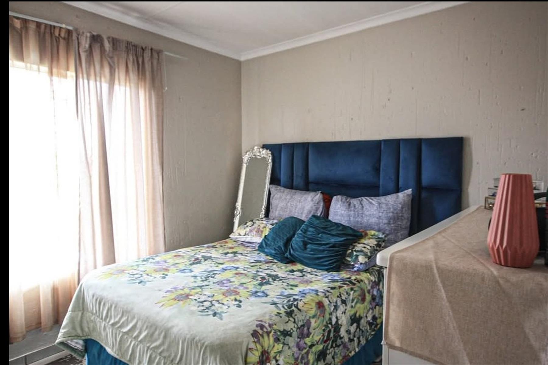 Townhouse For Sale in Bonanne, Vanderbijlpark