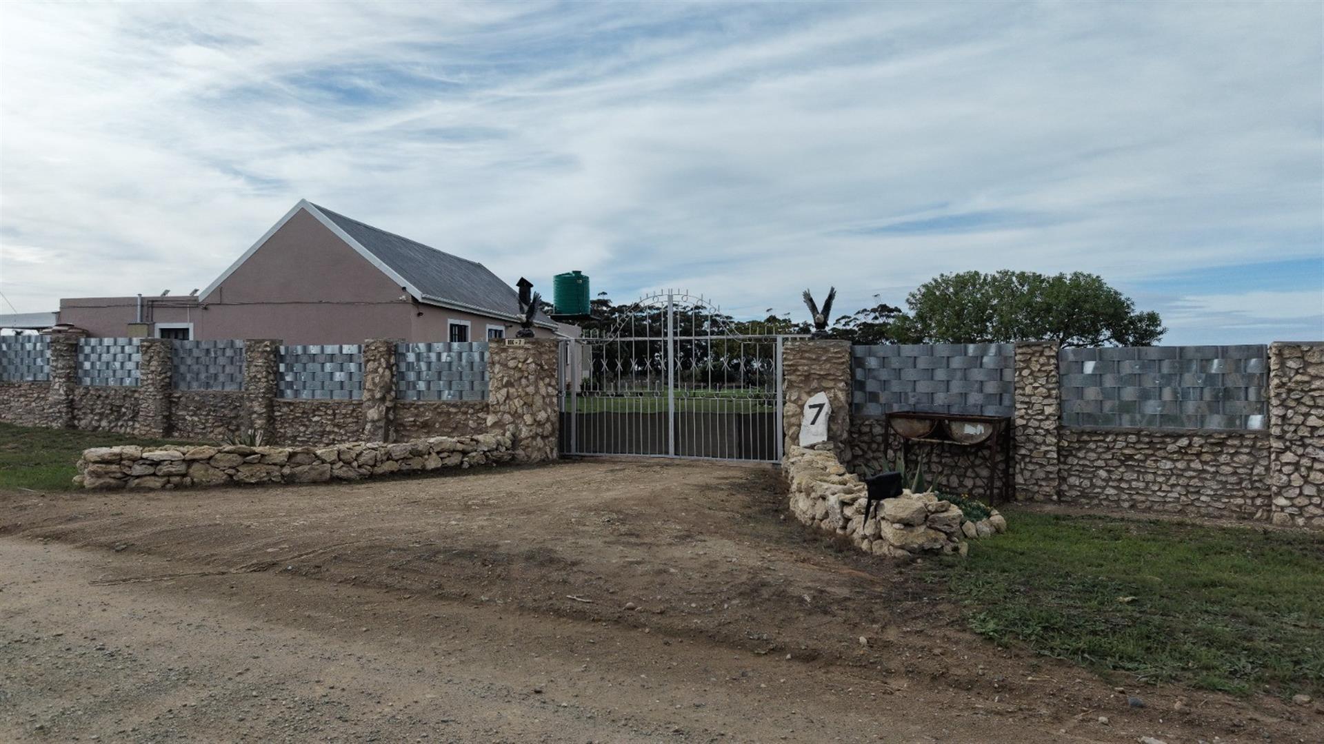 A Peaceful Rural Escape with Dual Living Potential