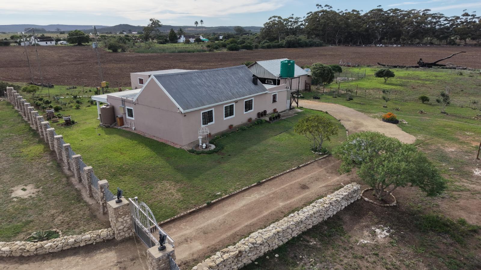 A Peaceful Rural Escape with Dual Living Potential