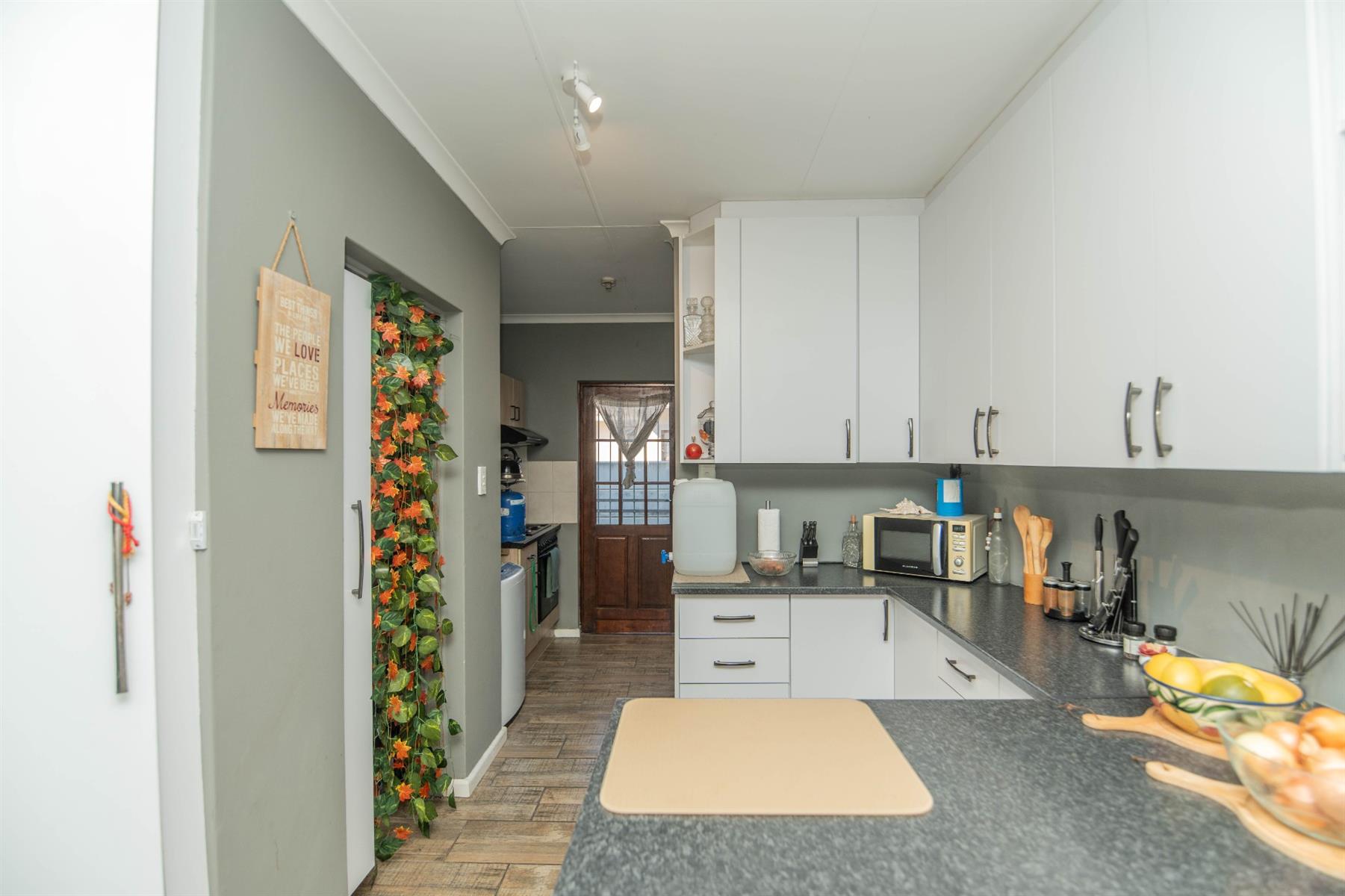 Neat, Cozy, Move In Ready Home in Parsons Vlei