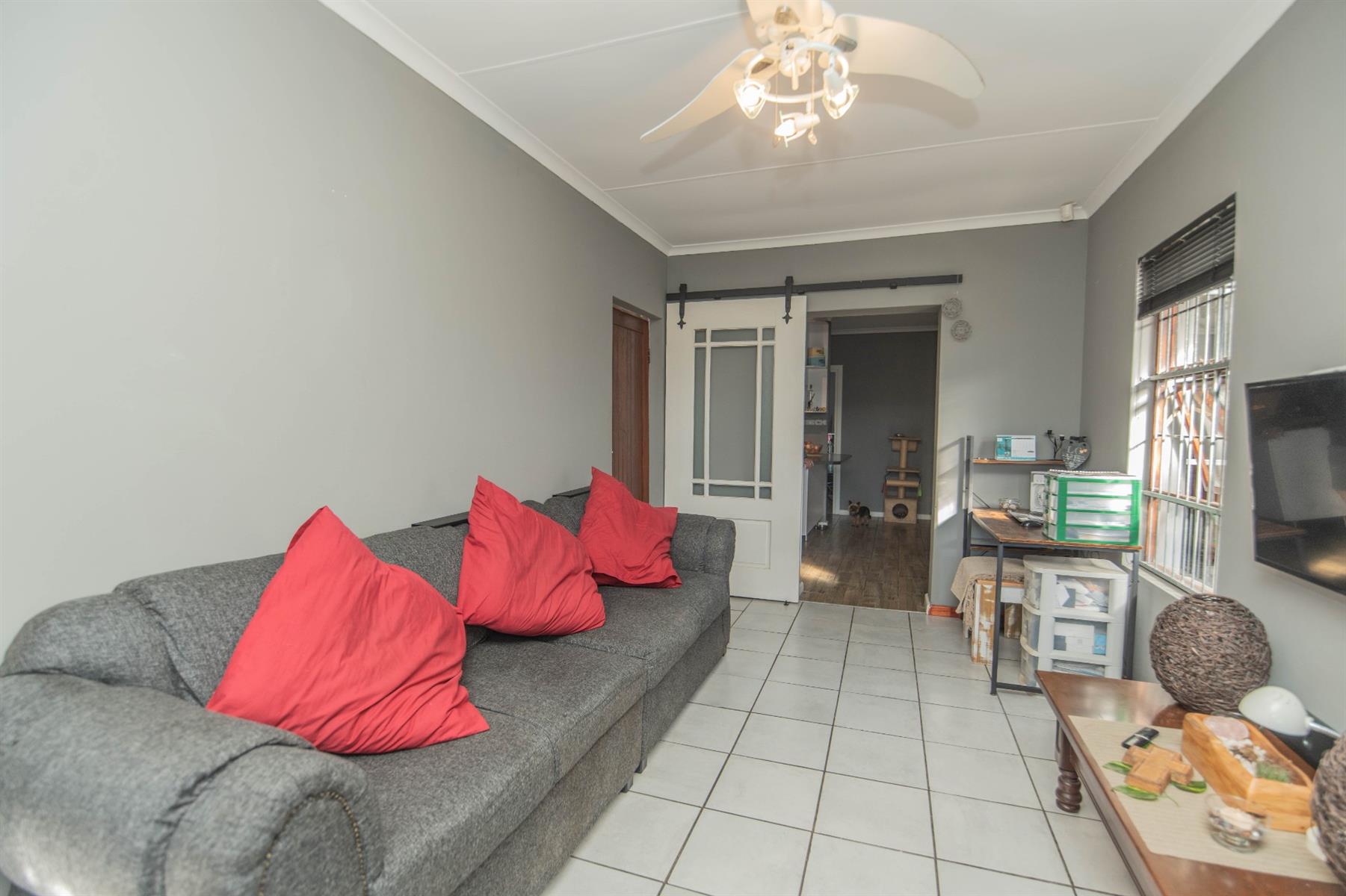Neat, Cozy, Move In Ready Home in Parsons Vlei