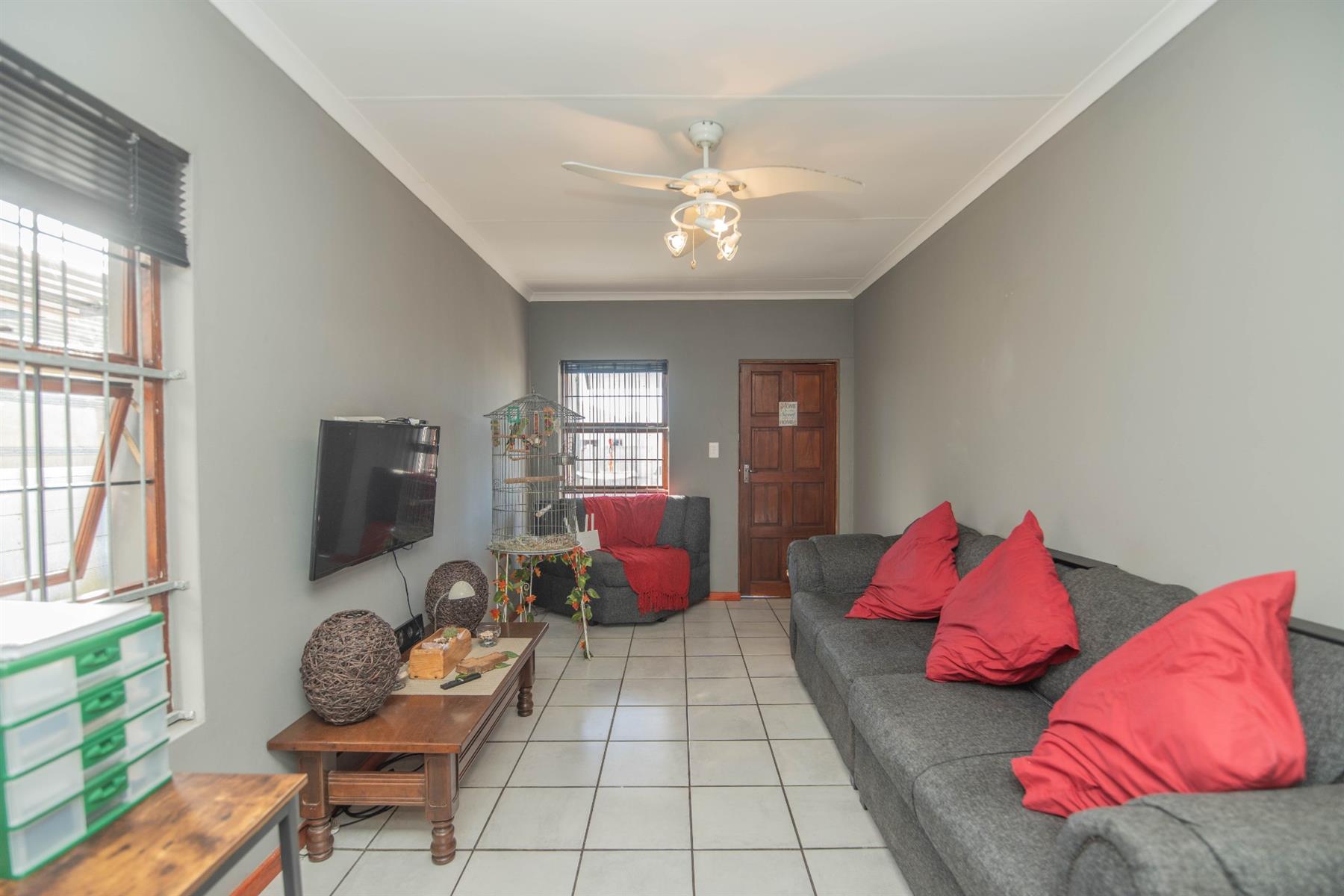 Neat, Cozy, Move In Ready Home in Parsons Vlei
