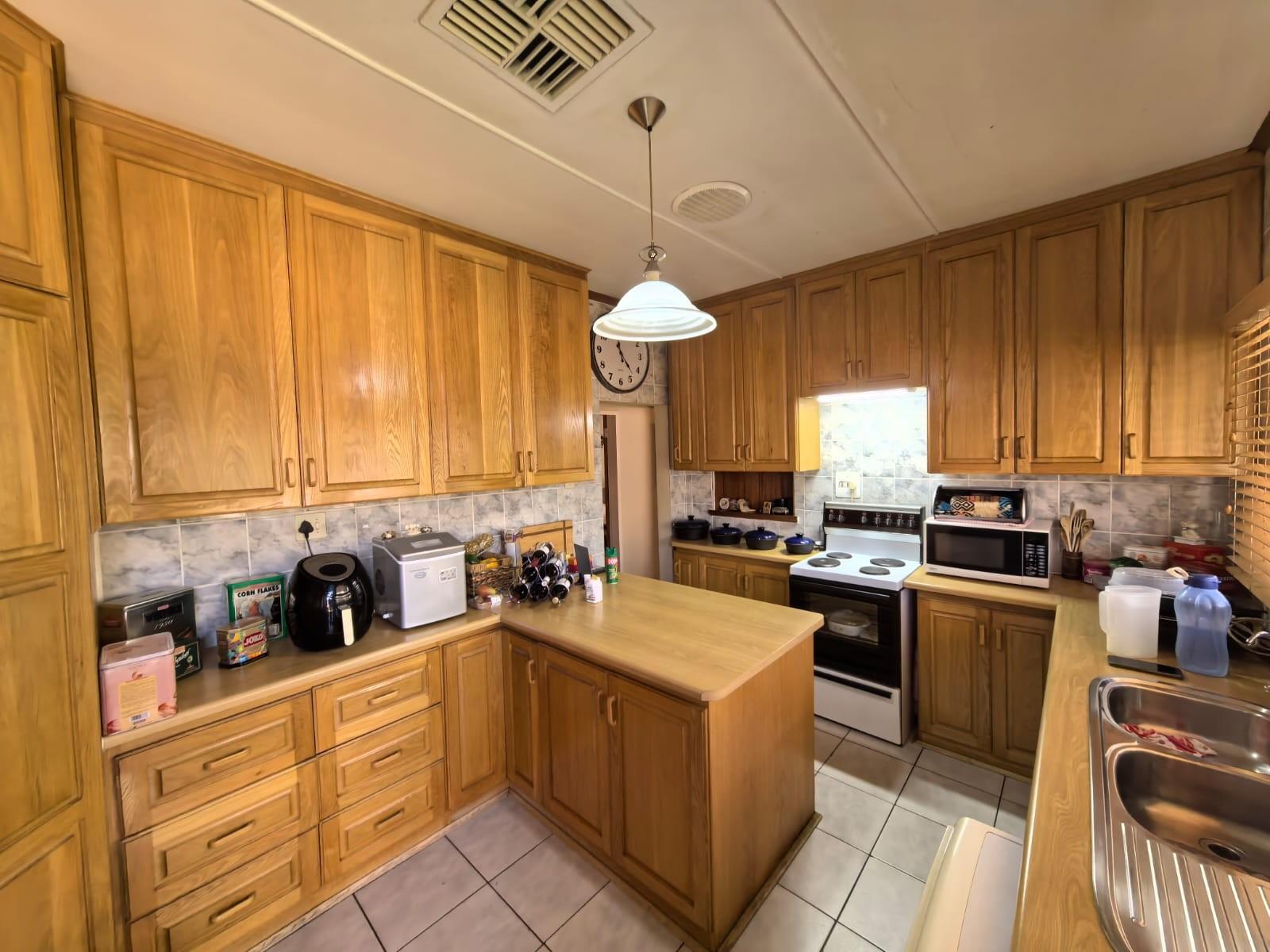 Your 4 Bedroom Sanctuary of Comfort and Modern Living in Carters Glen, Kimberley