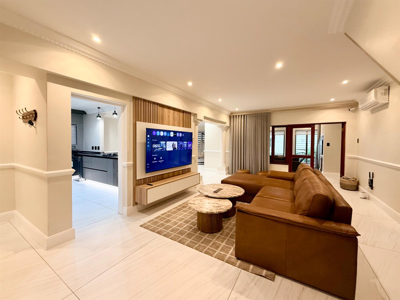 Exquisitely furnished duplex apartment in a secure complex in Hyde Park for Rent