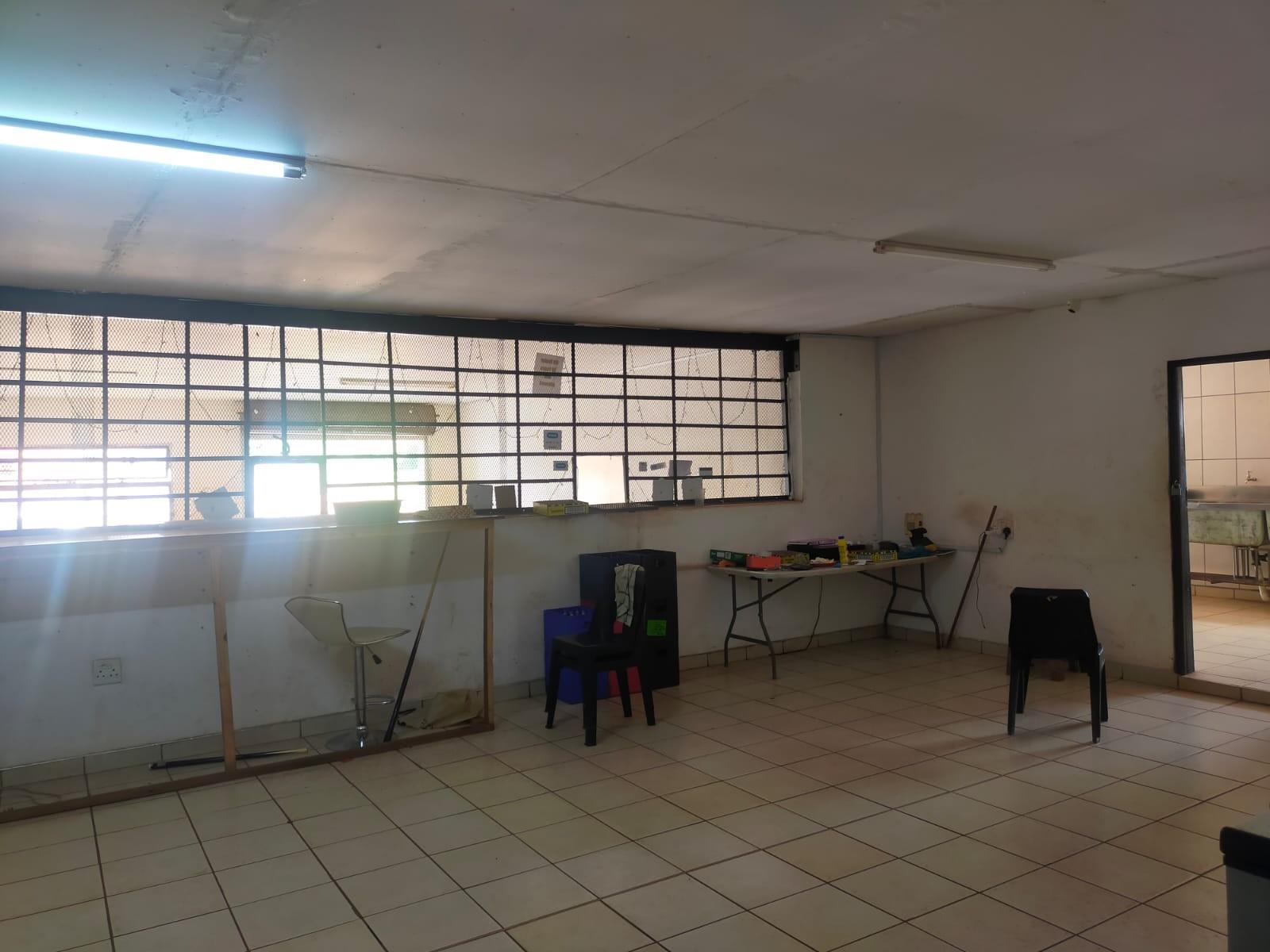 Business for sale in Thohoyandou Rural, Thohoyandou, 2000 m²